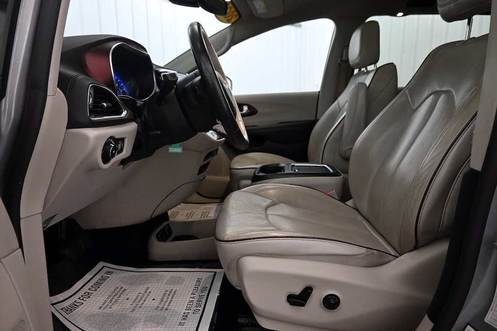 Used 2020 Chrysler Pacifica Limited Van Passenger Van