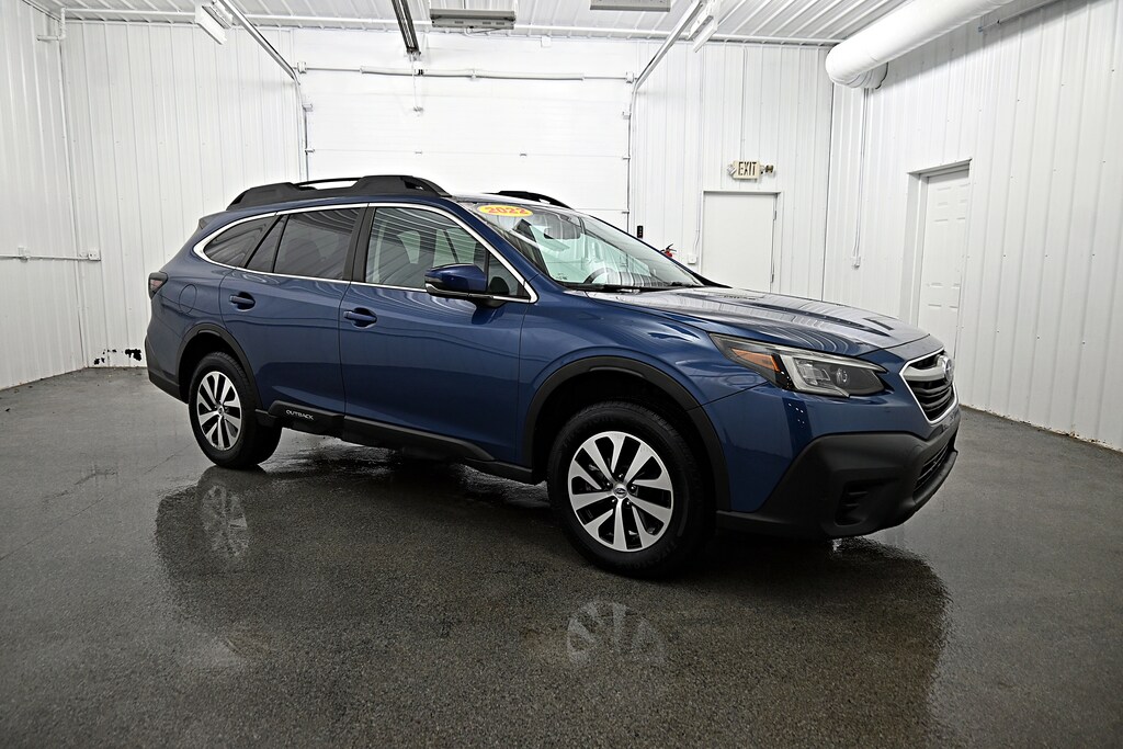 Used 2022 Subaru Outback Premium SUV