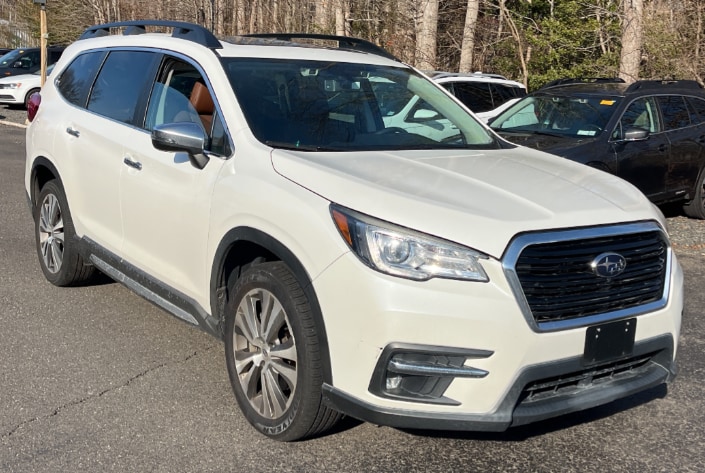 2019 Subaru Ascent Touring's photo