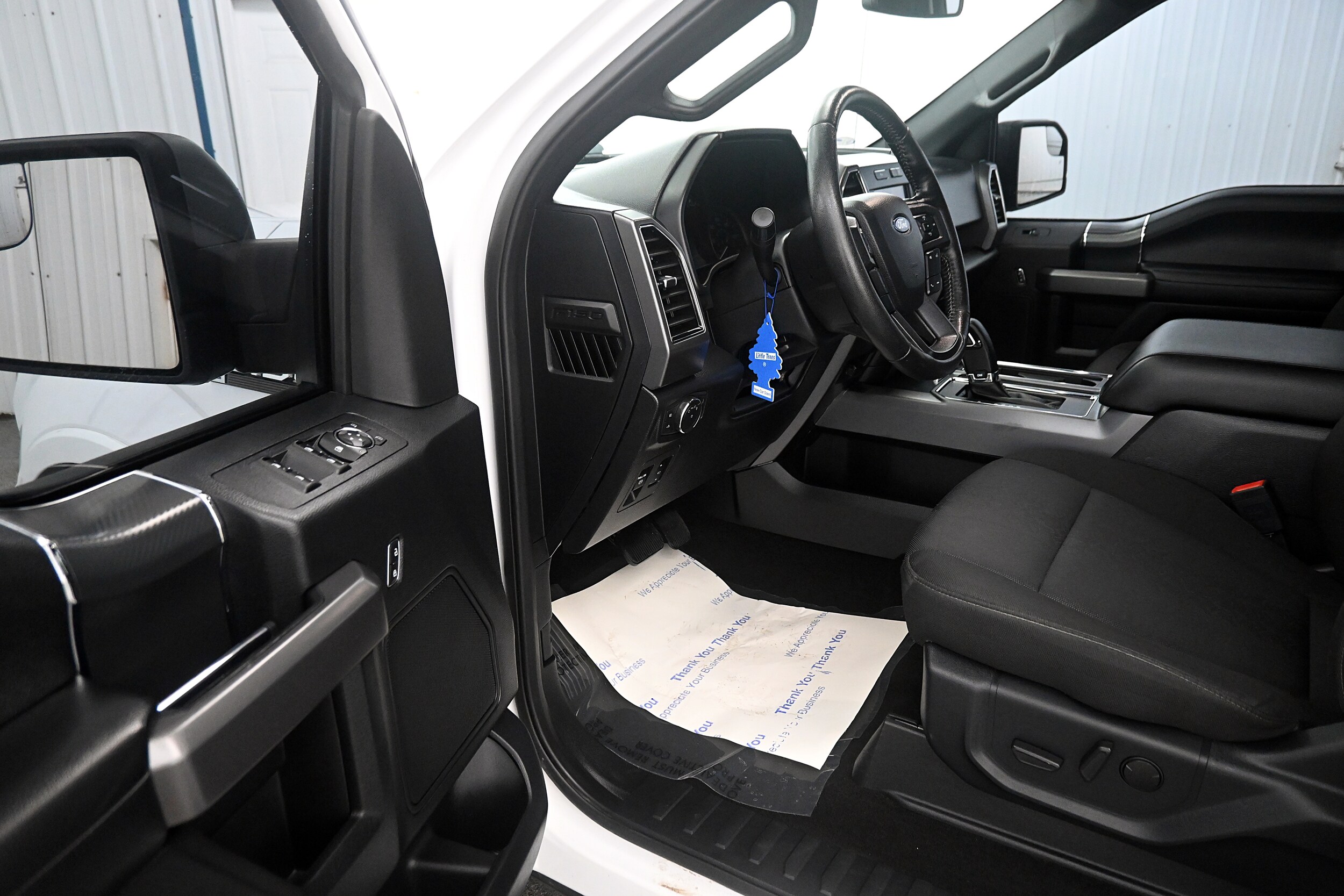 2020 Ford F-150 XLT photo 2