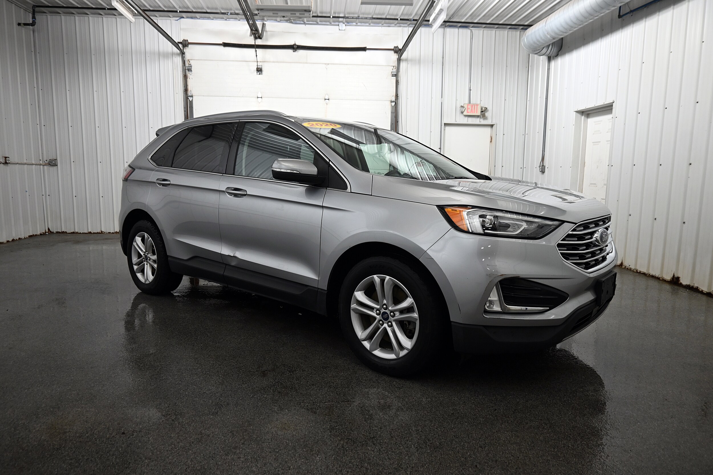2020 Ford Edge SEL photo 2