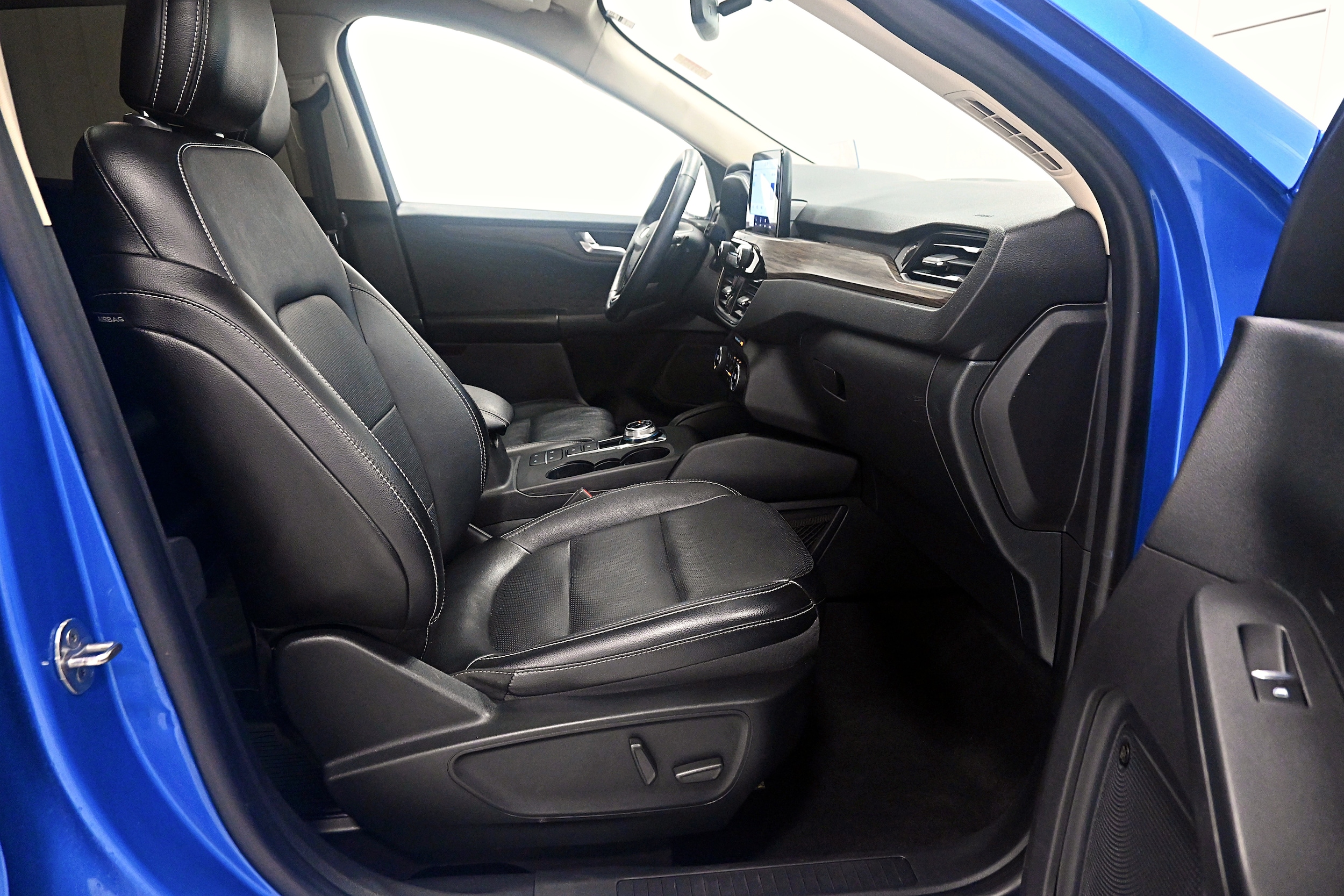 2020 Ford Escape Titanium - Photo 27