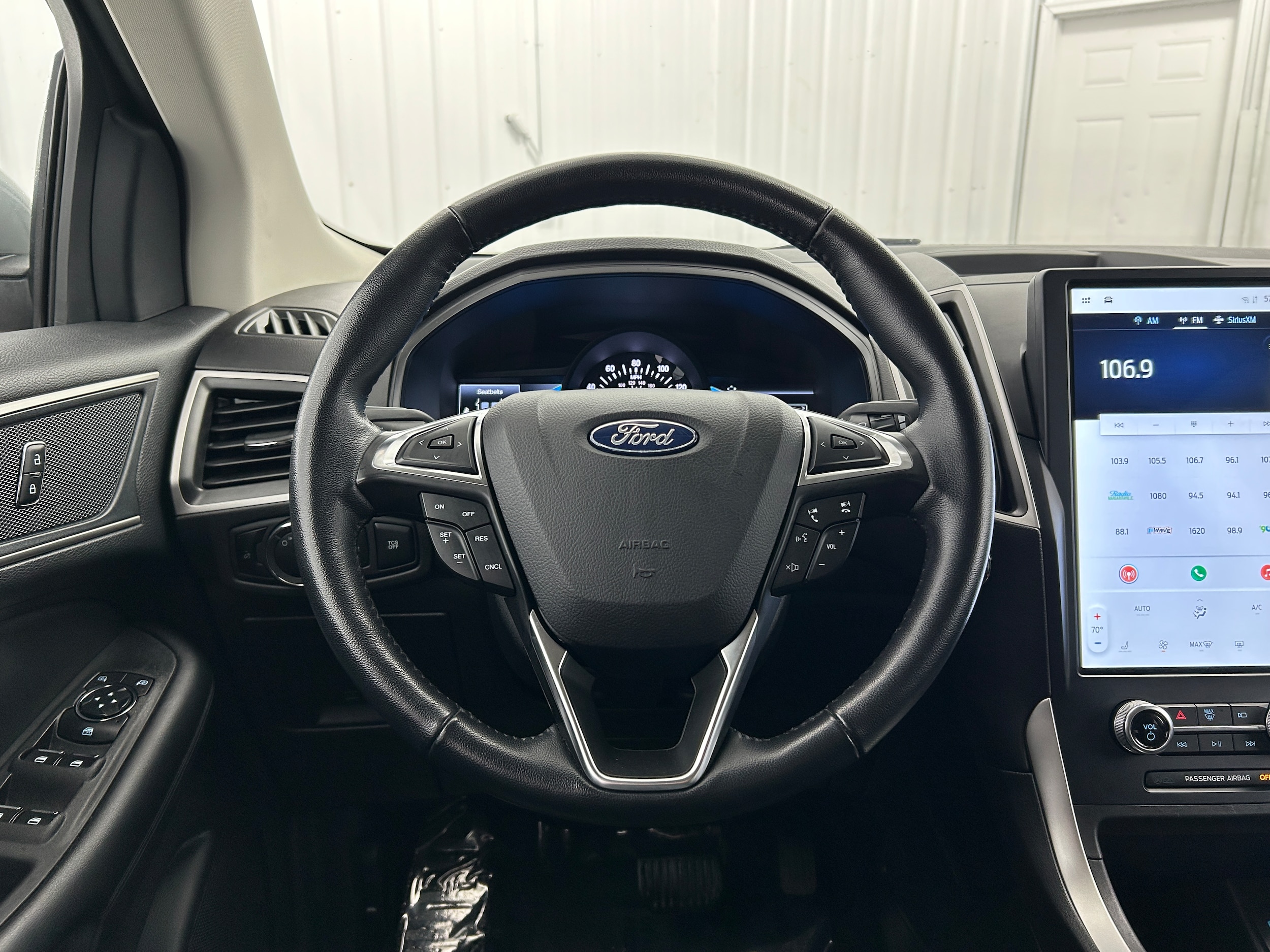 2023 Ford Edge SEL - Photo 12