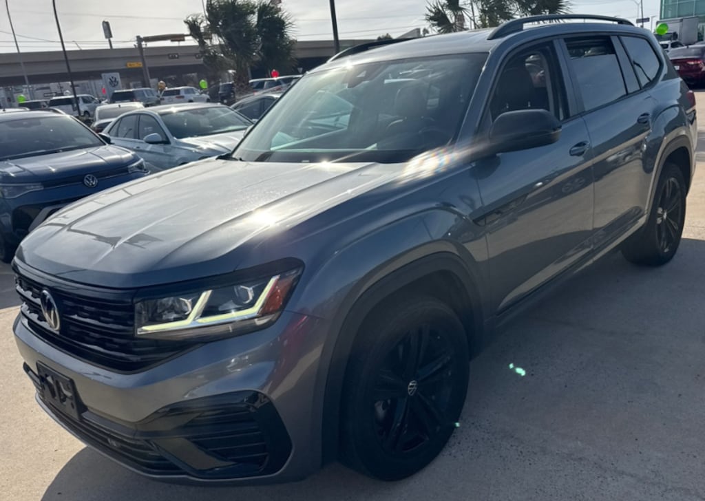Used 2023 Volkswagen Atlas 3.6L V6 SEL R-Line SUV