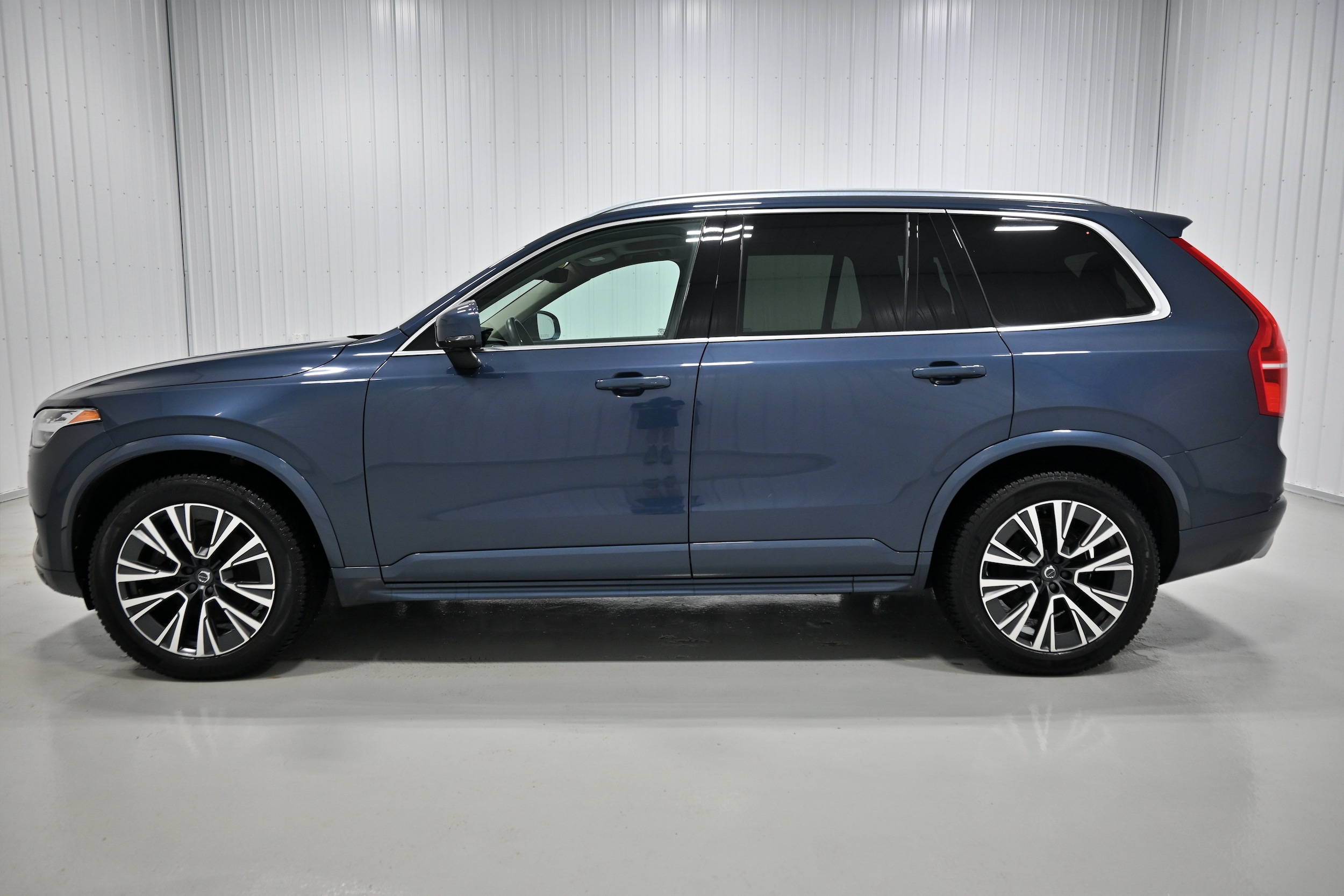 2021 Volvo XC90 Momentum - Photo 26