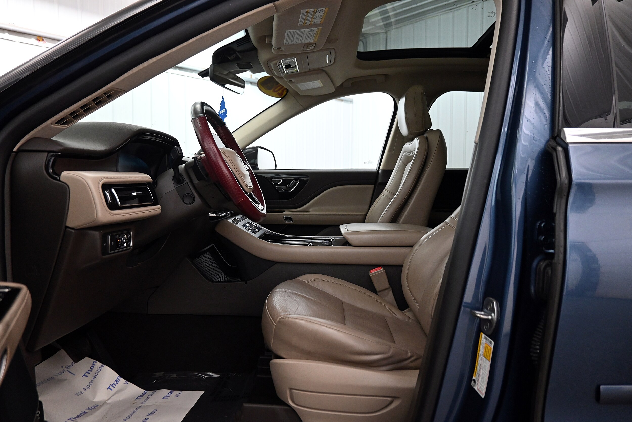 2020 Lincoln Aviator Reserve photo 2