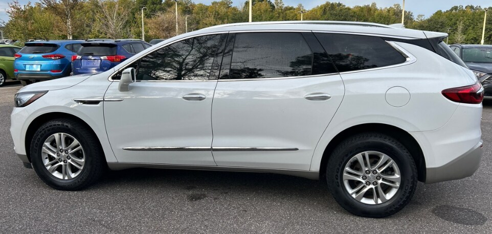 2020 Buick Enclave Essence photo 3