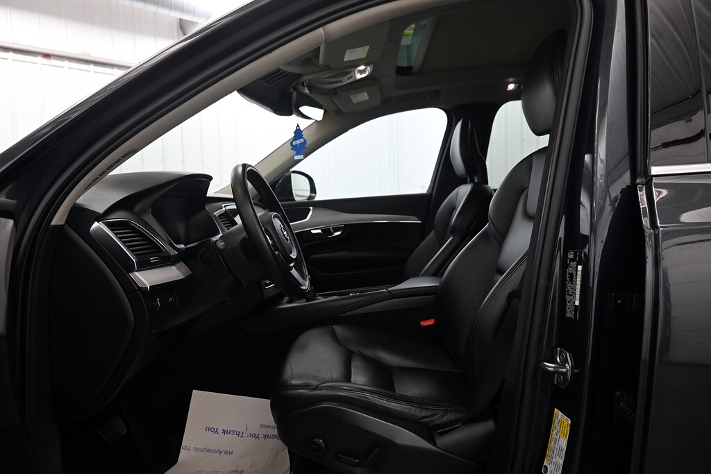Used 2021 Volvo XC90 T5 Momentum SUV