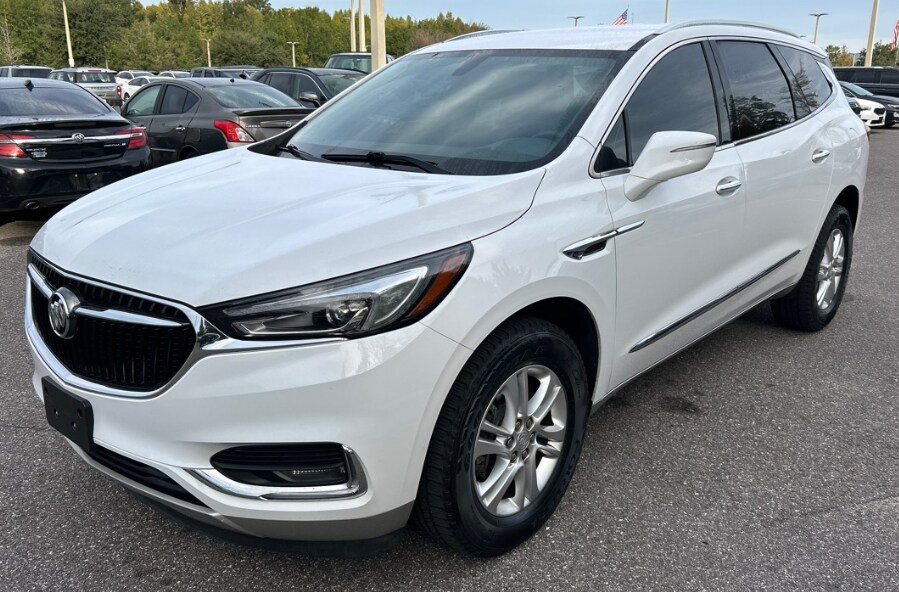 2020 Buick Enclave Essence photo 2