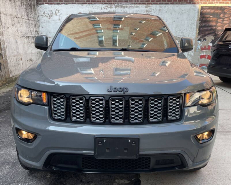 2019 Jeep Grand Cherokee Altitude photo 2