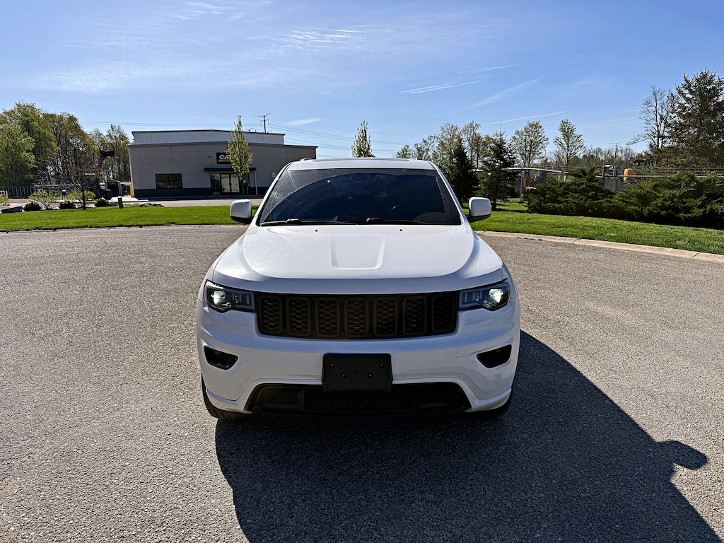 Used 2019 Jeep Grand Cherokee Altitude SUV
