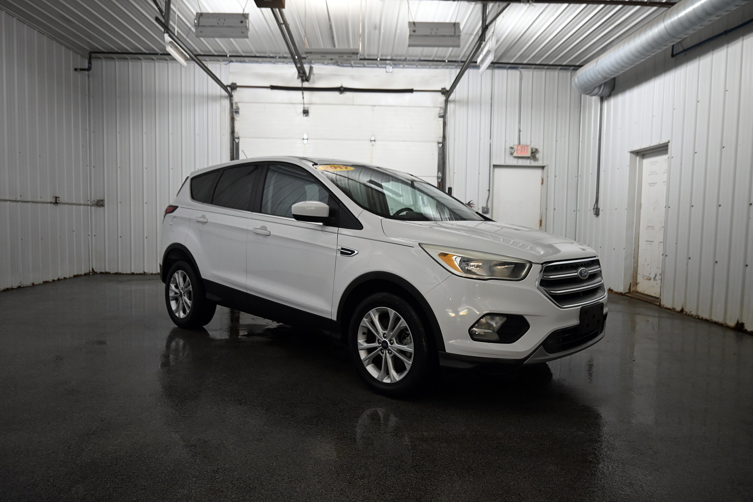2017 Ford Escape SE photo 2
