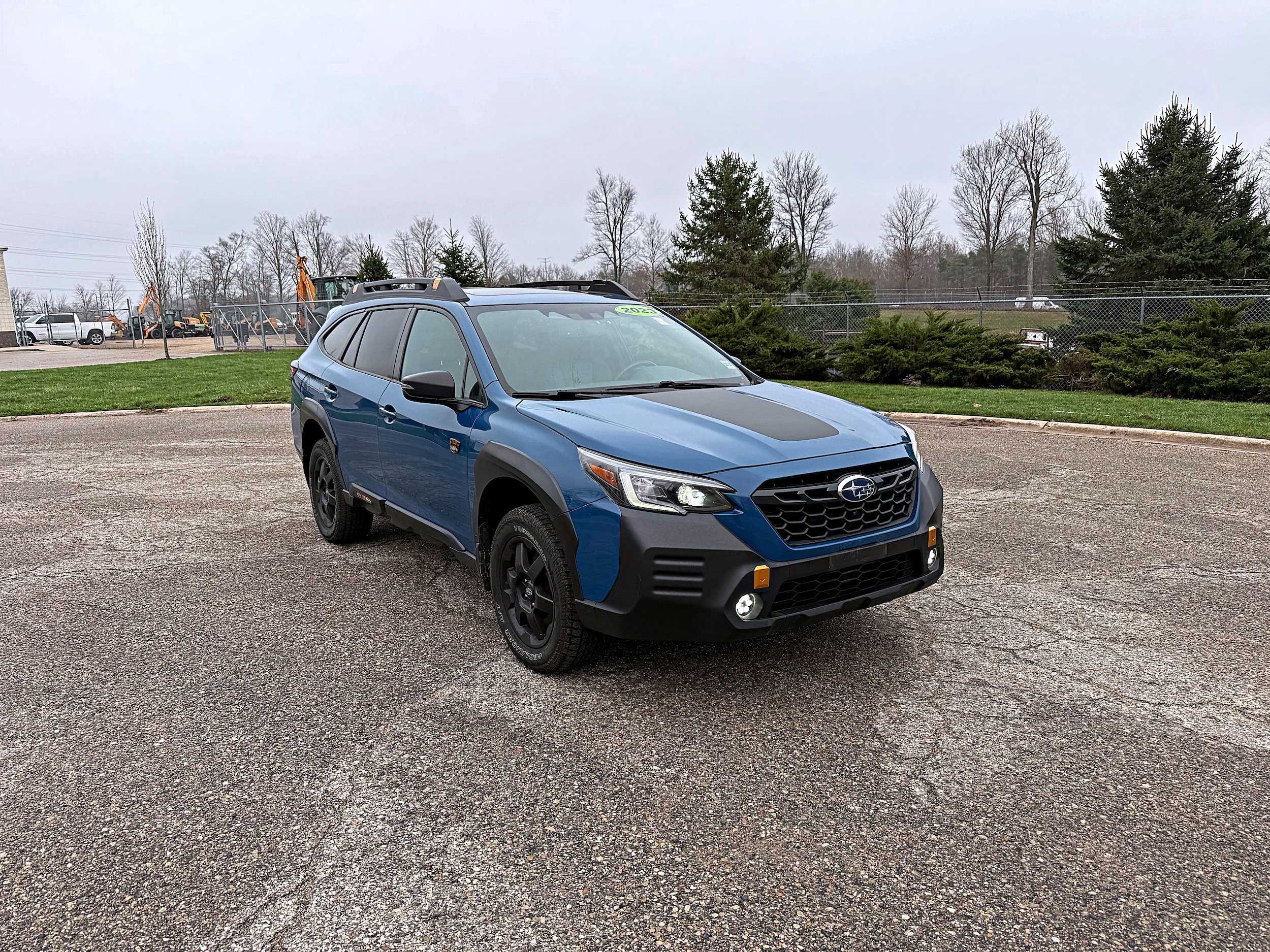 View vehicle photo 3