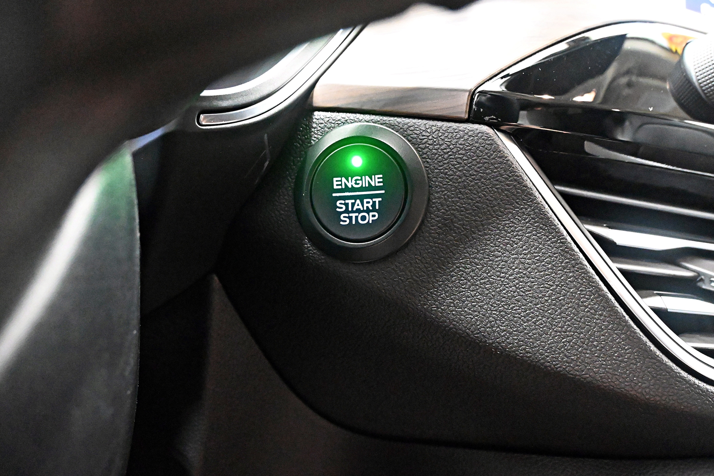 2020 Ford Escape Titanium - Photo 10