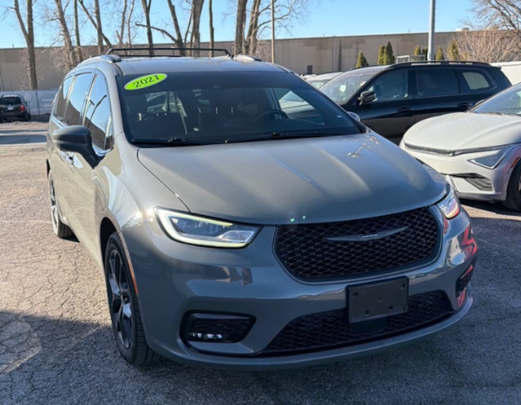 Used 2021 Chrysler Pacifica Touring L Van Passenger Van