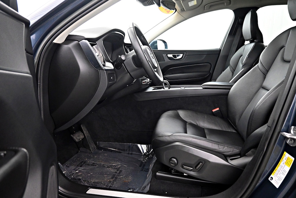 Used 2023 Volvo XC60 B5 Core SUV