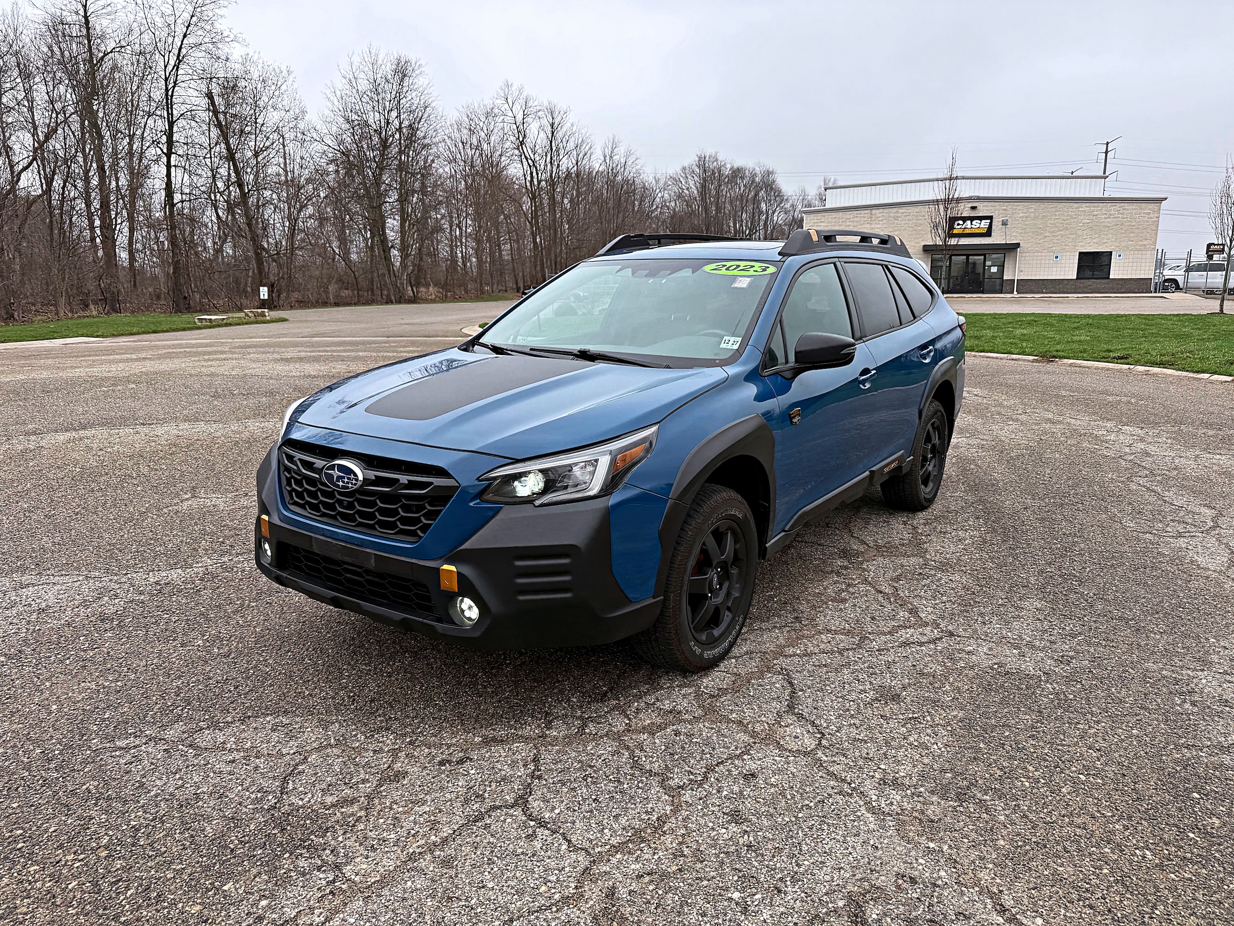 View vehicle photo 5