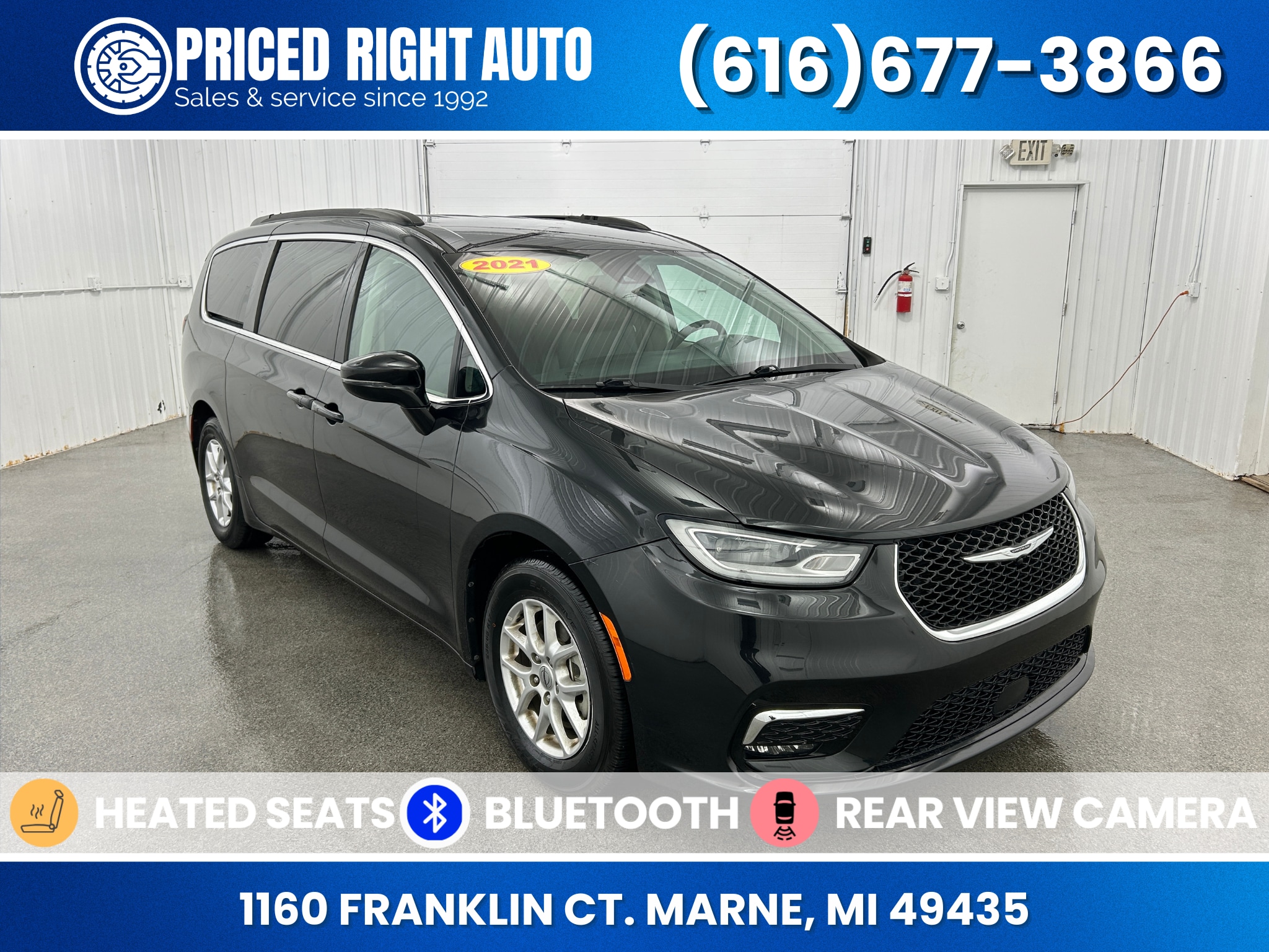 2022 Chrysler Pacifica Touring L's photo
