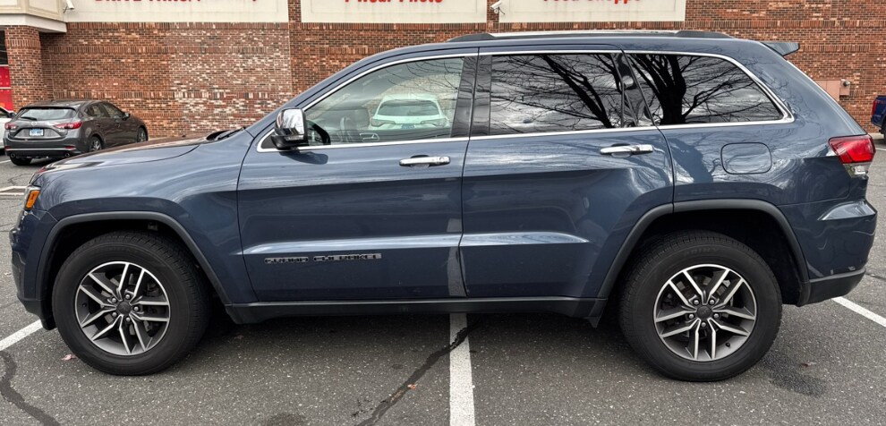 2020 Jeep Grand Cherokee Limited photo 2