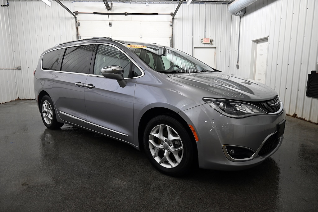 Used 2020 Chrysler Pacifica Limited Van Passenger Van