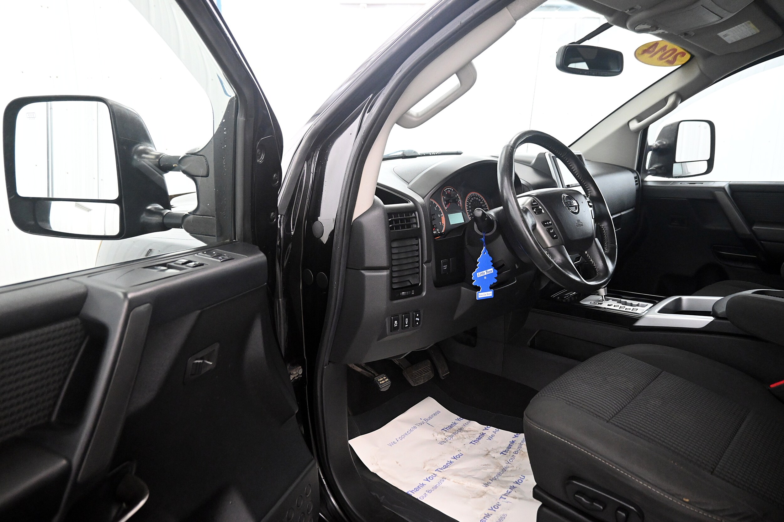 2014 Nissan Titan PRO-4X photo 2