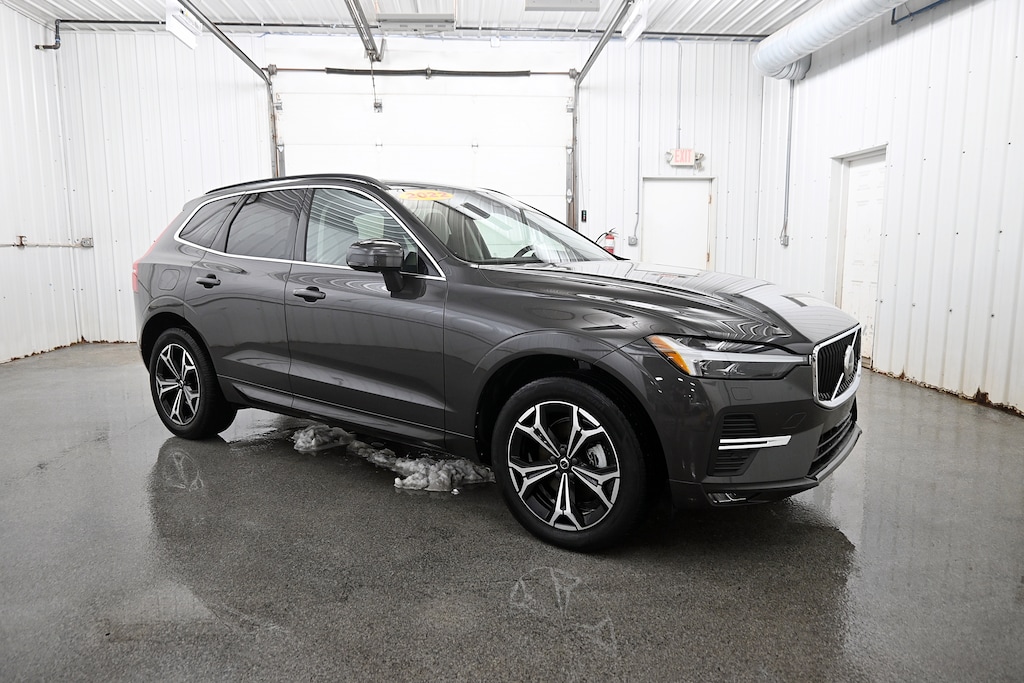 Used 2022 Volvo XC60 B5 Momentum SUV
