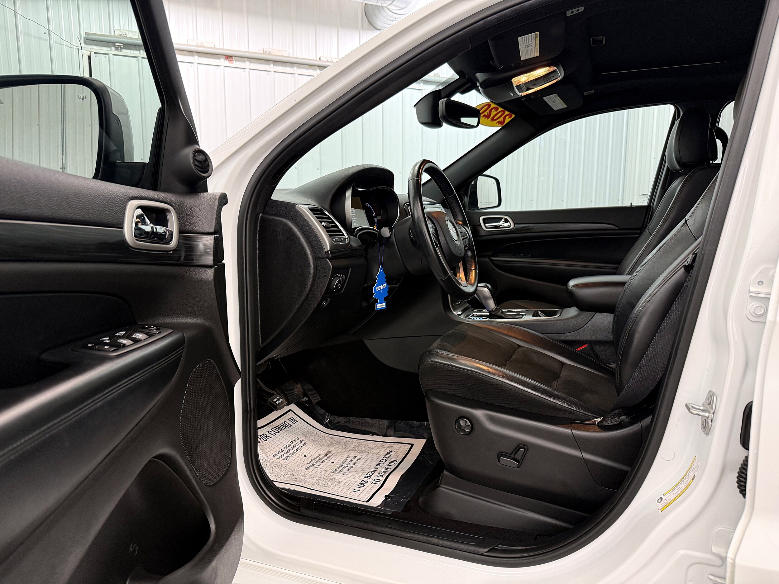 2020 Jeep Grand Cherokee Altitude photo 2