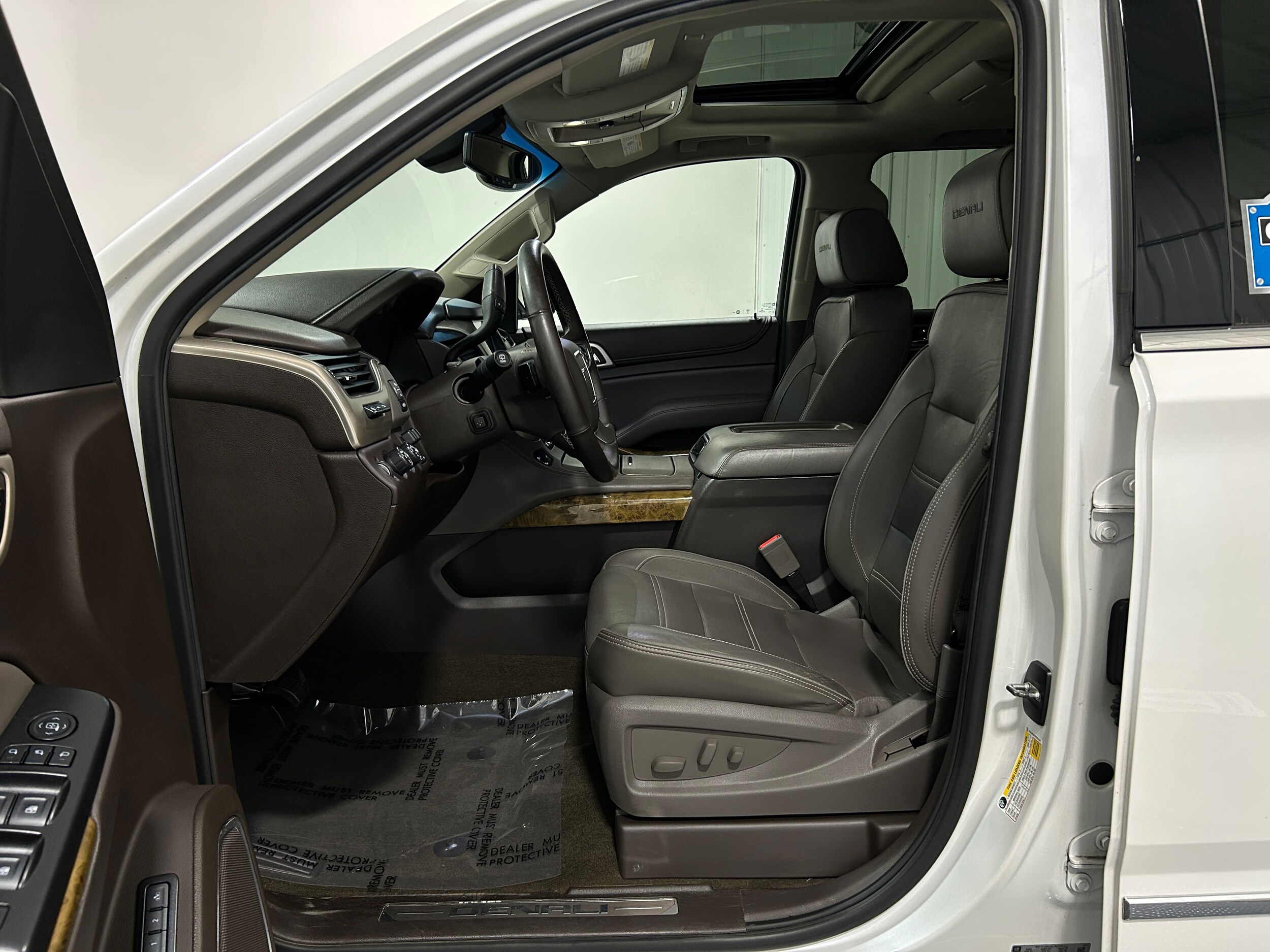 2017 Gmc Yukon XL Denali photo 3