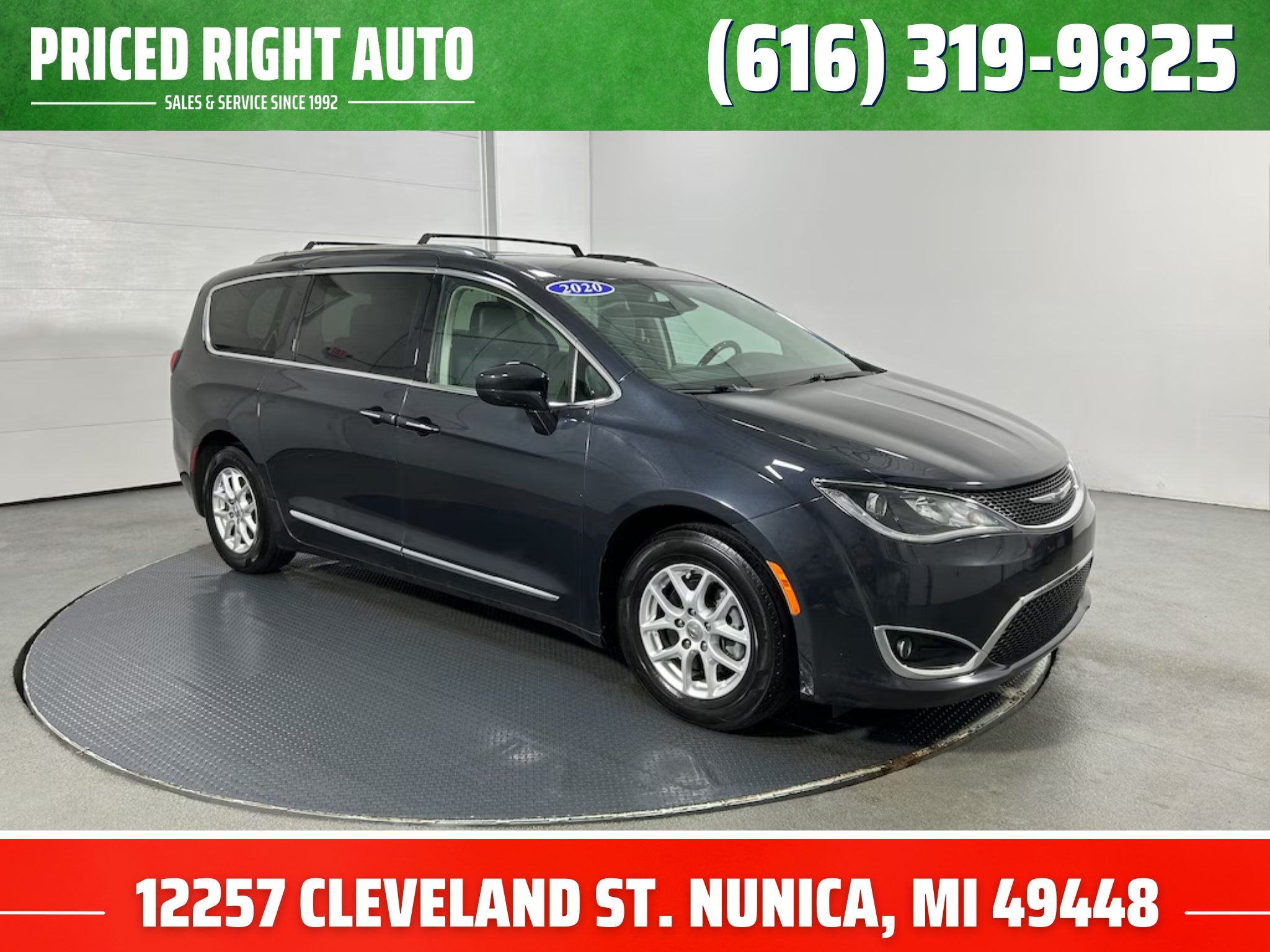 2020 Chrysler Pacifica Touring L's photo