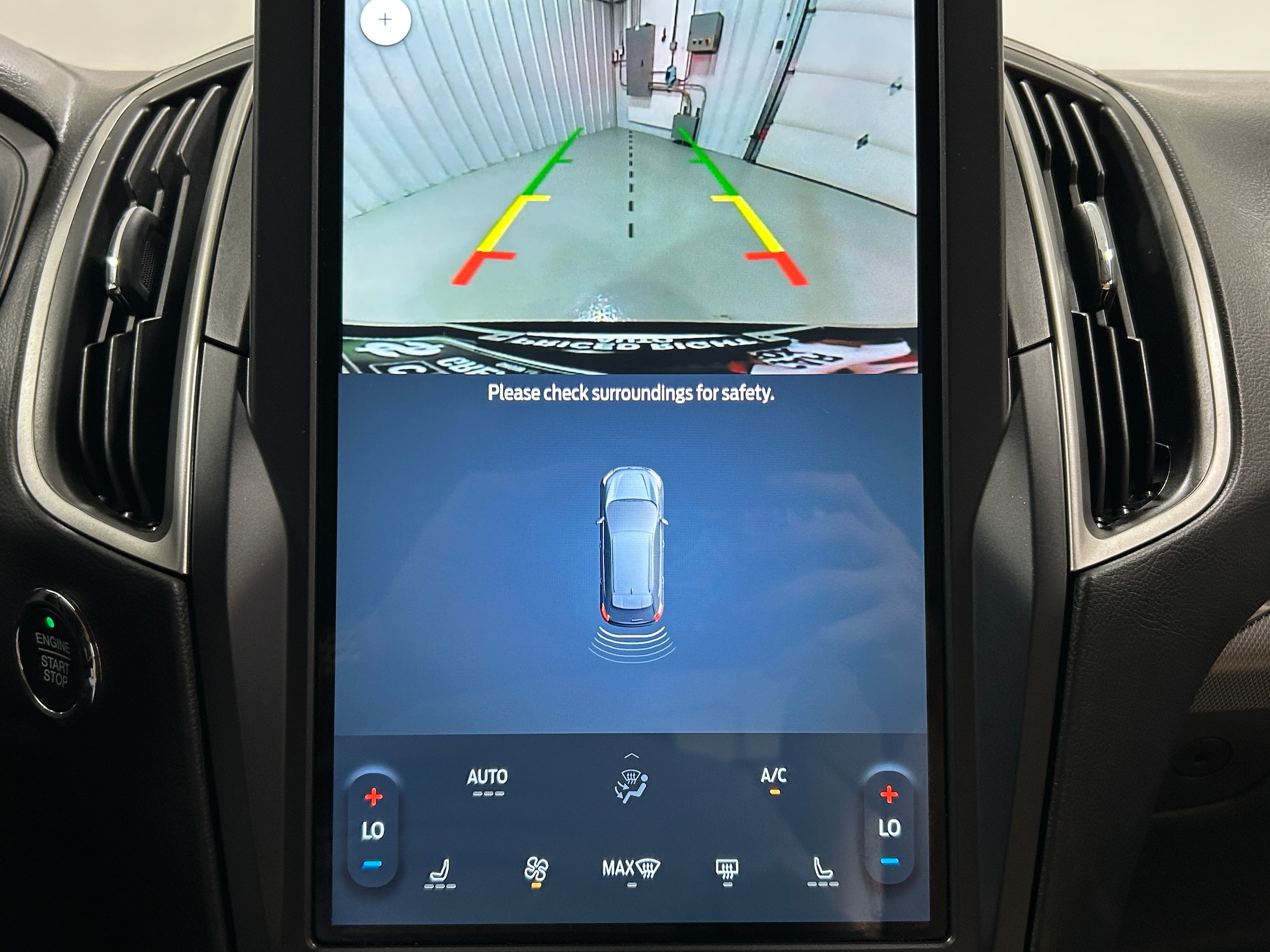 2022 Ford Edge SEL - Photo 9