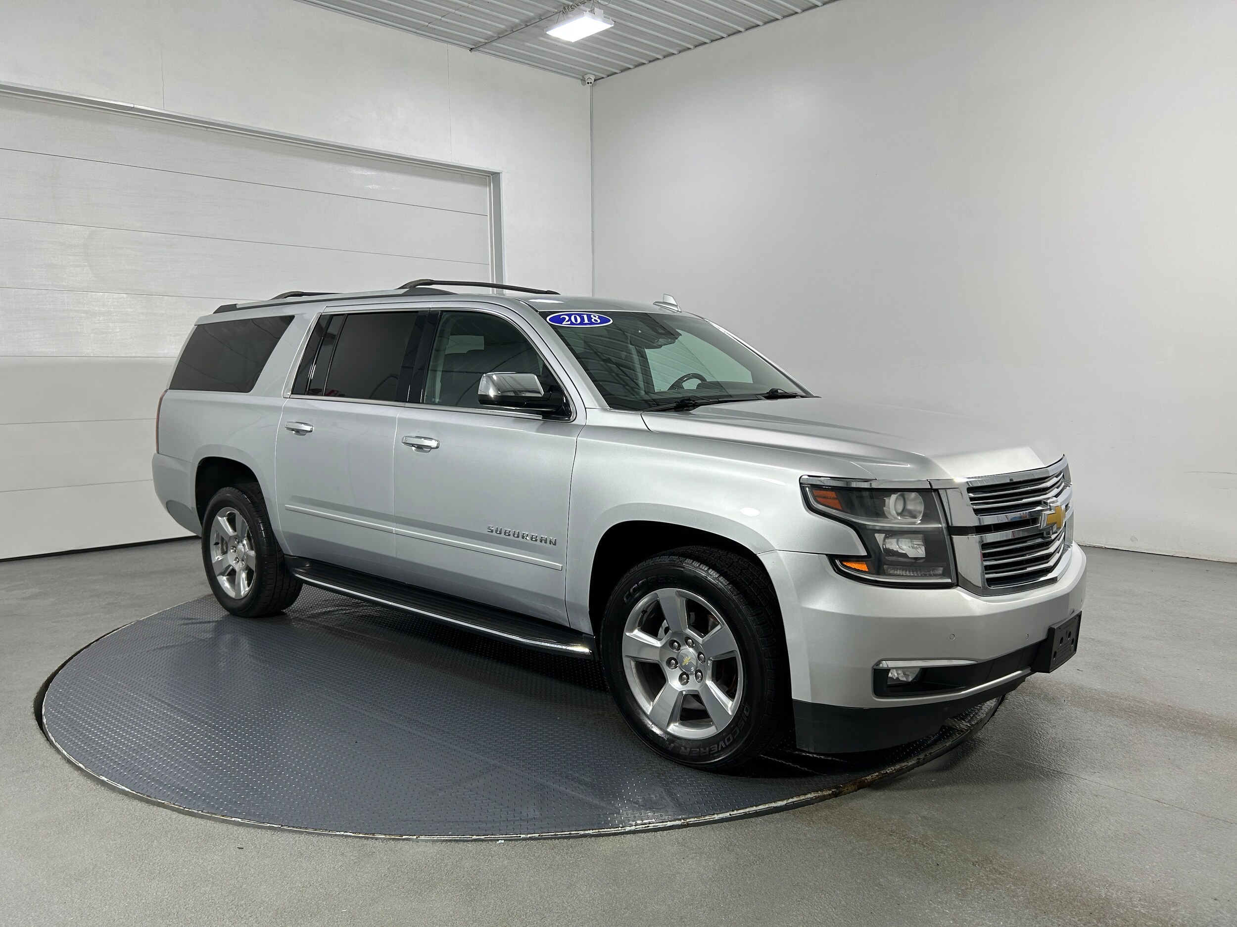 2018 Chevrolet Suburban Premier photo 2