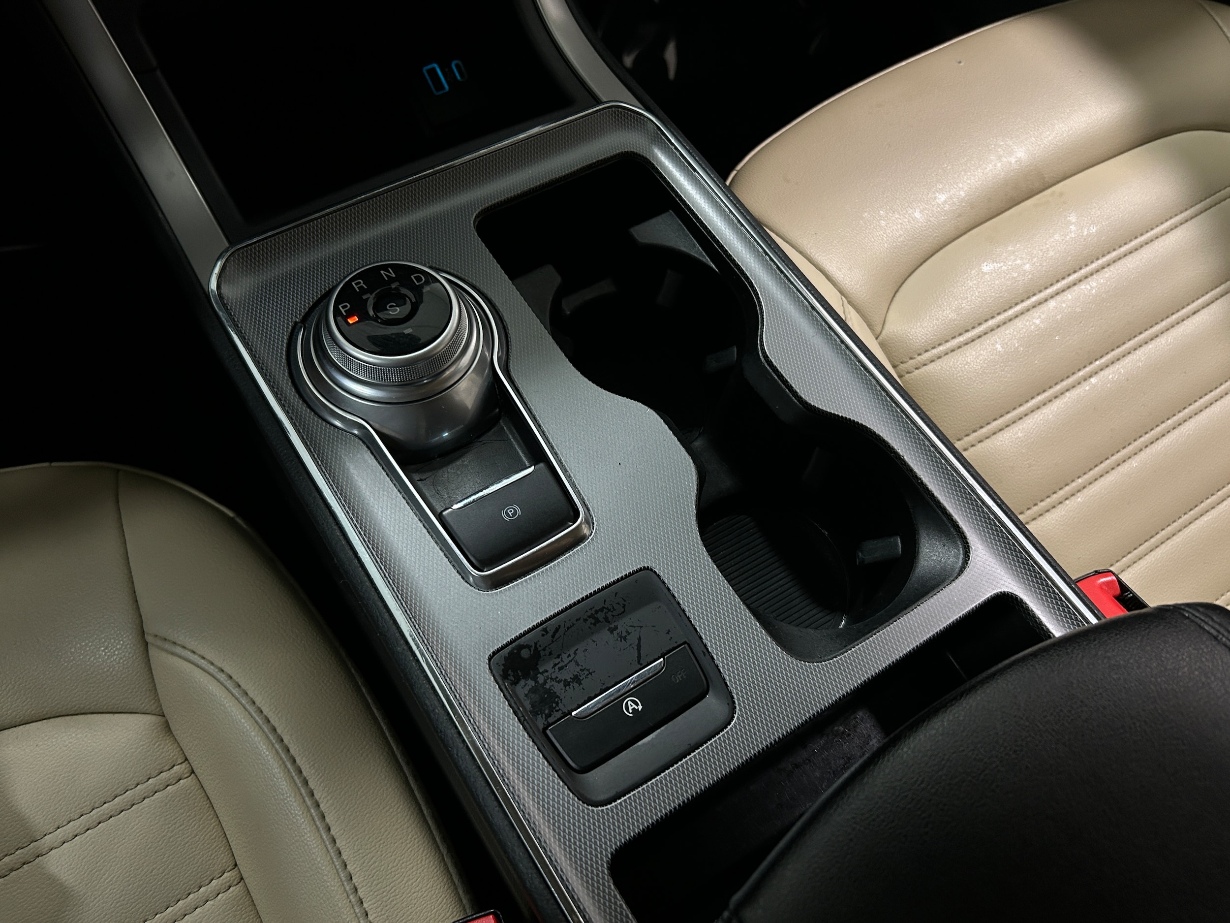 2022 Ford Edge SEL - Photo 11