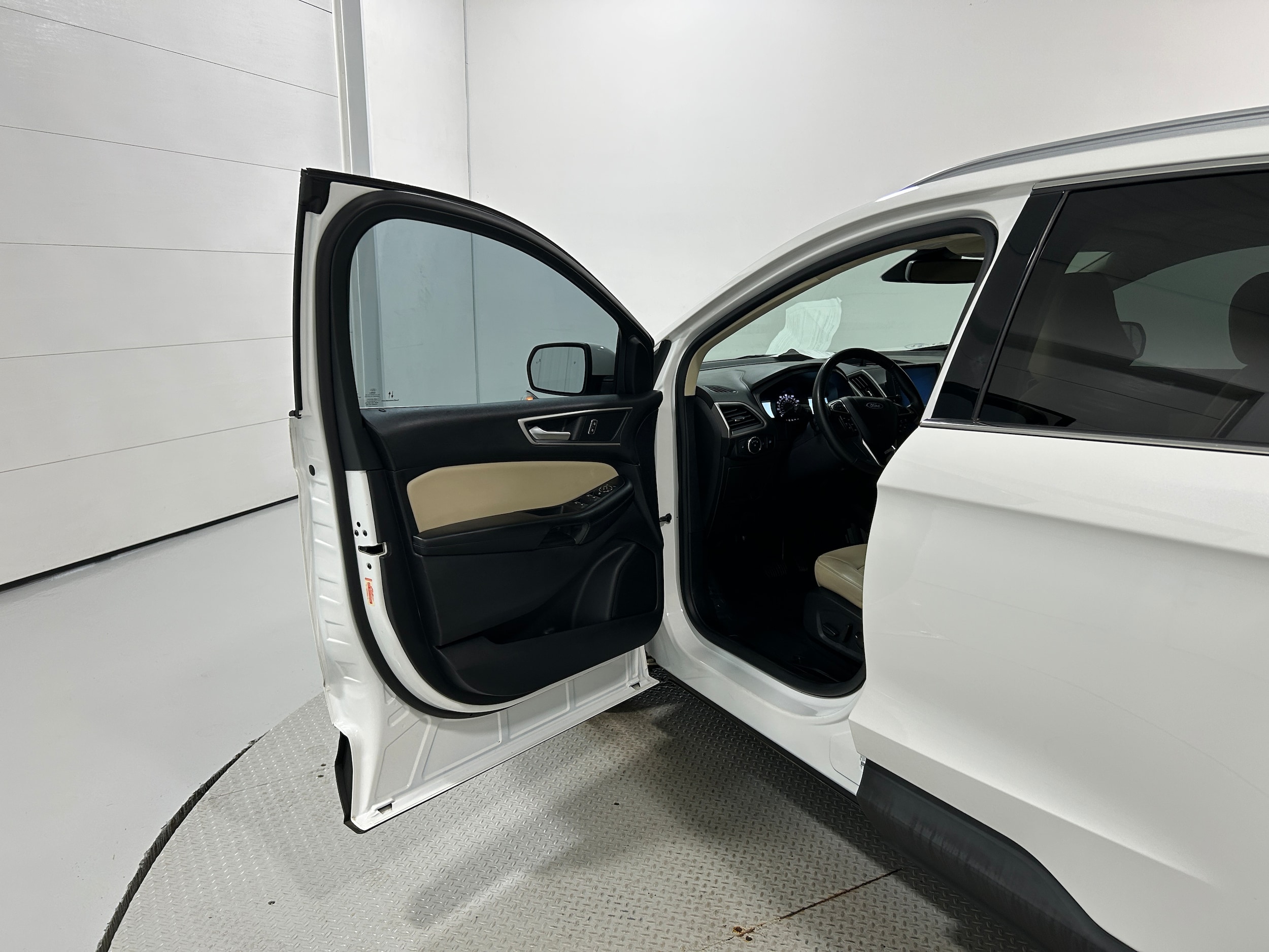 2022 Ford Edge SEL - Photo 23