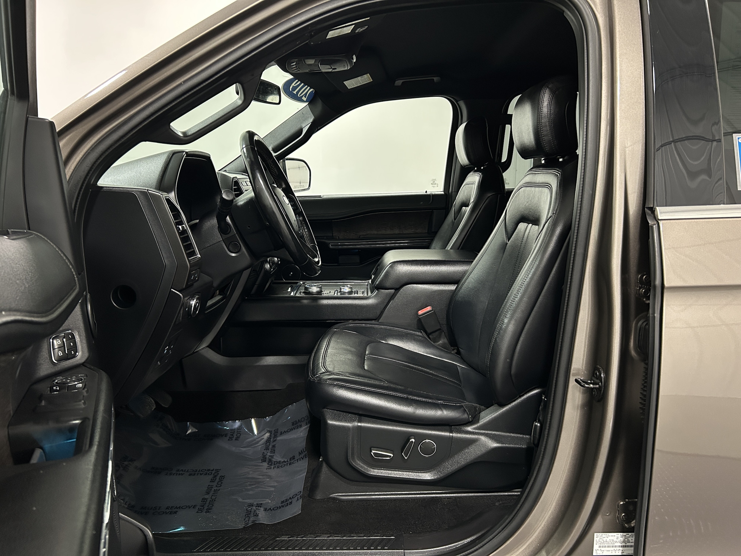 2019 Ford Expedition MAX Limited photo 2