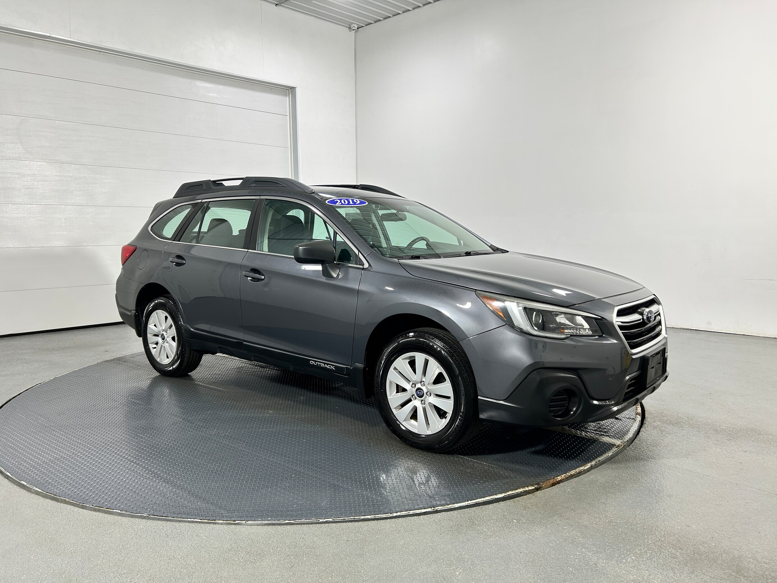2019 Subaru Outback 2.5i photo 2