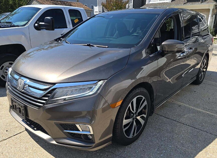 2019 Honda Odyssey Elite photo 3