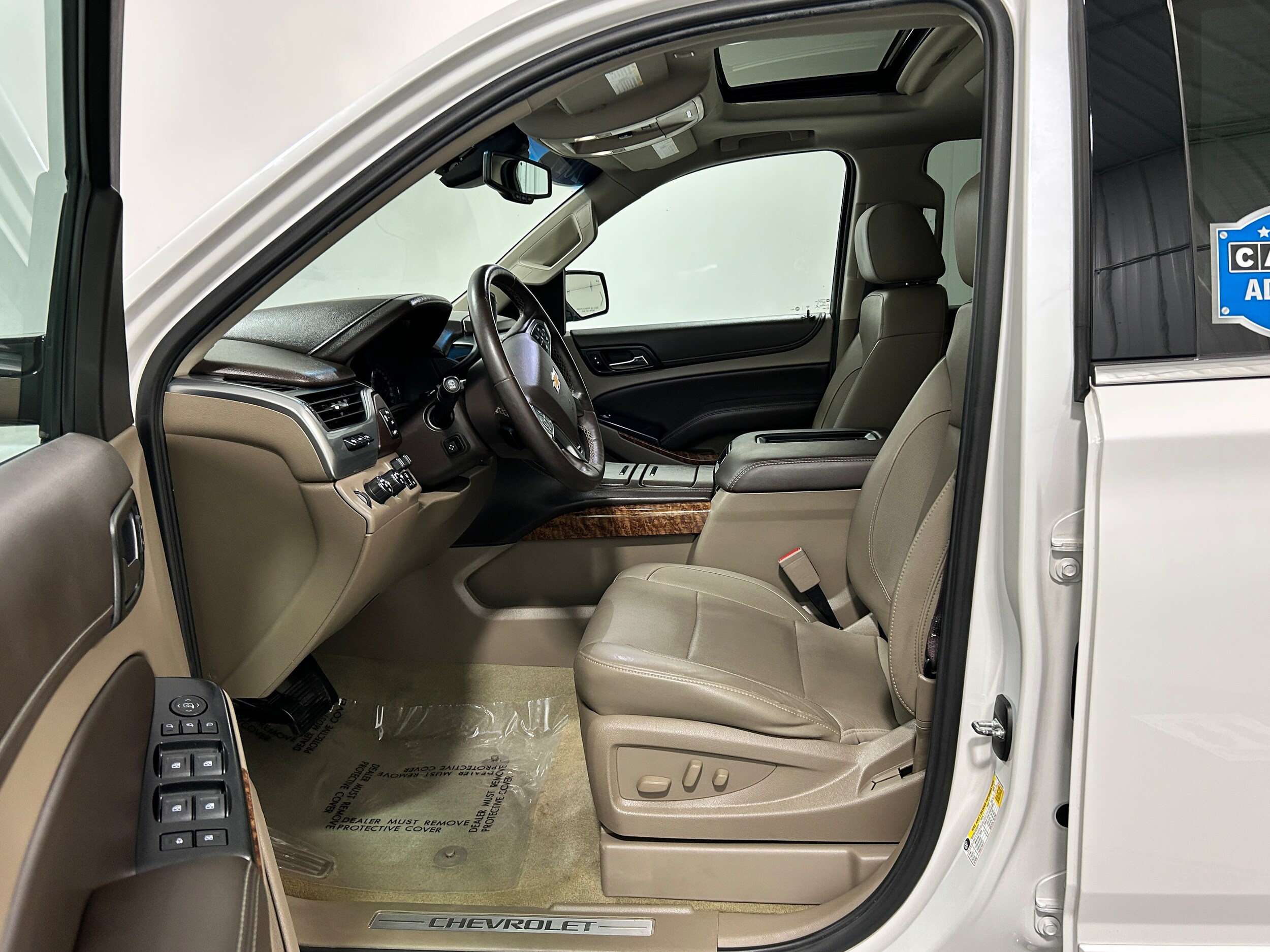 2017 Chevrolet Tahoe Premier photo 3