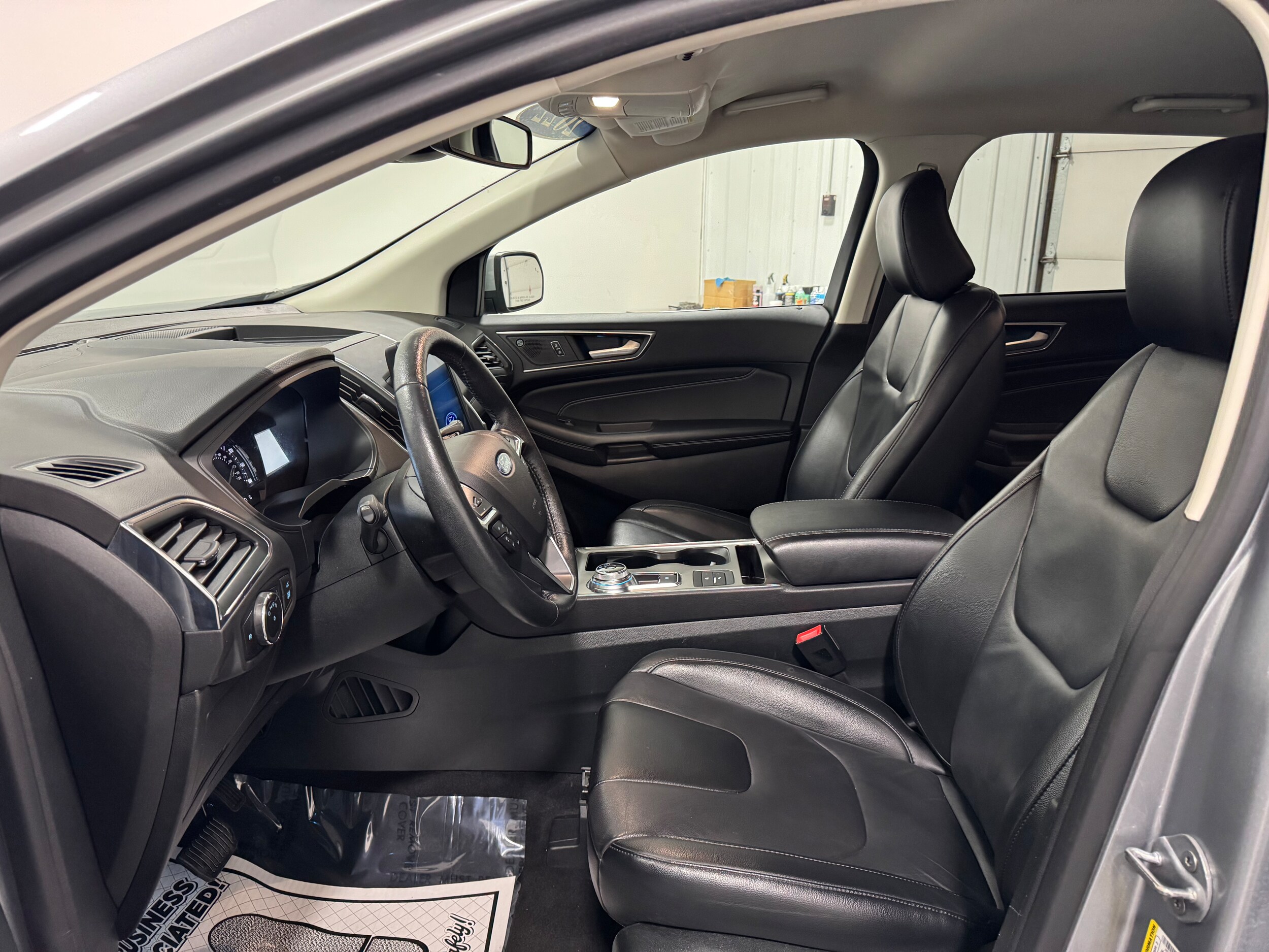 2022 Ford Edge Titanium photo 4