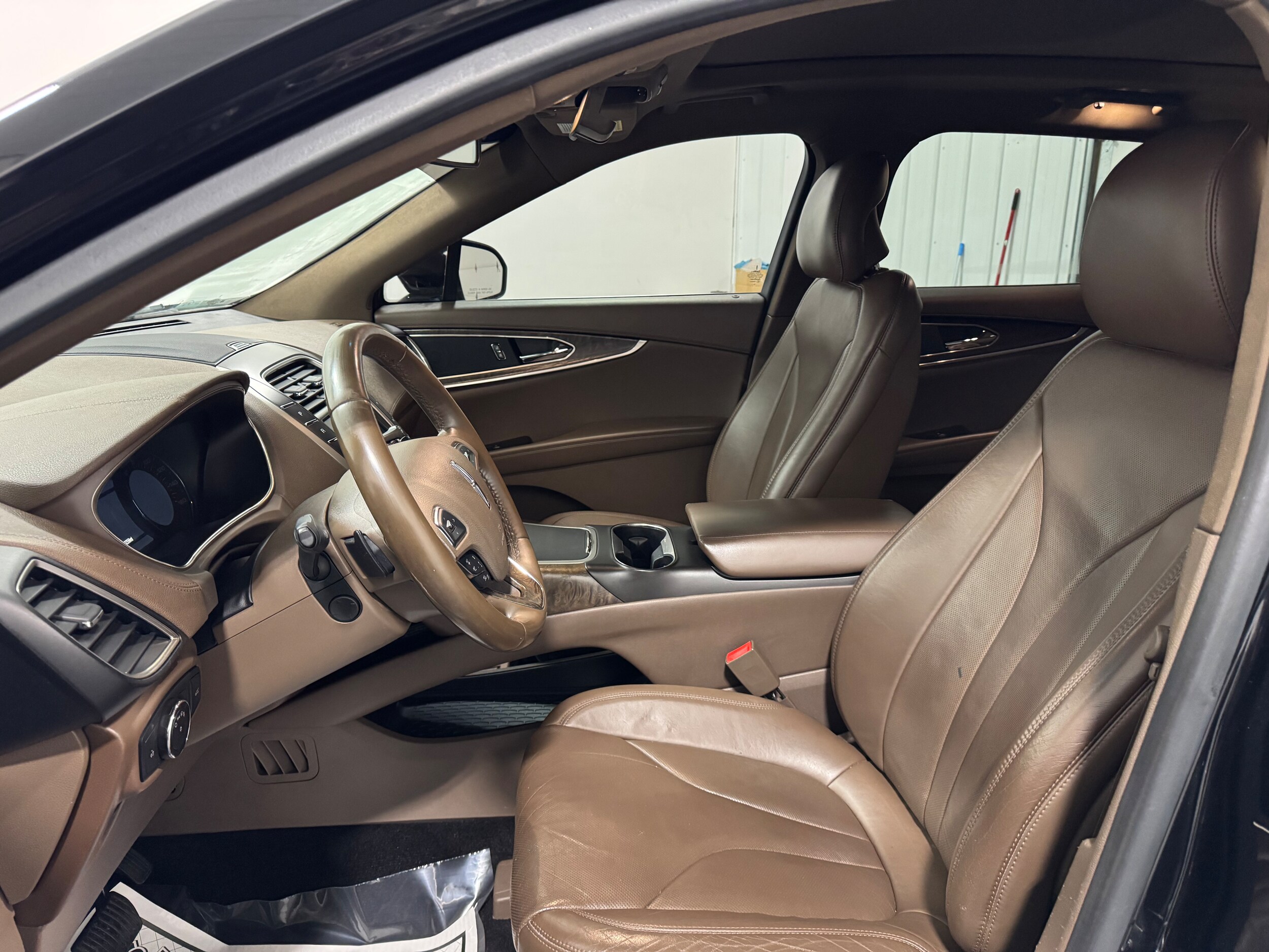 2016 Lincoln MKX Reserve photo 3