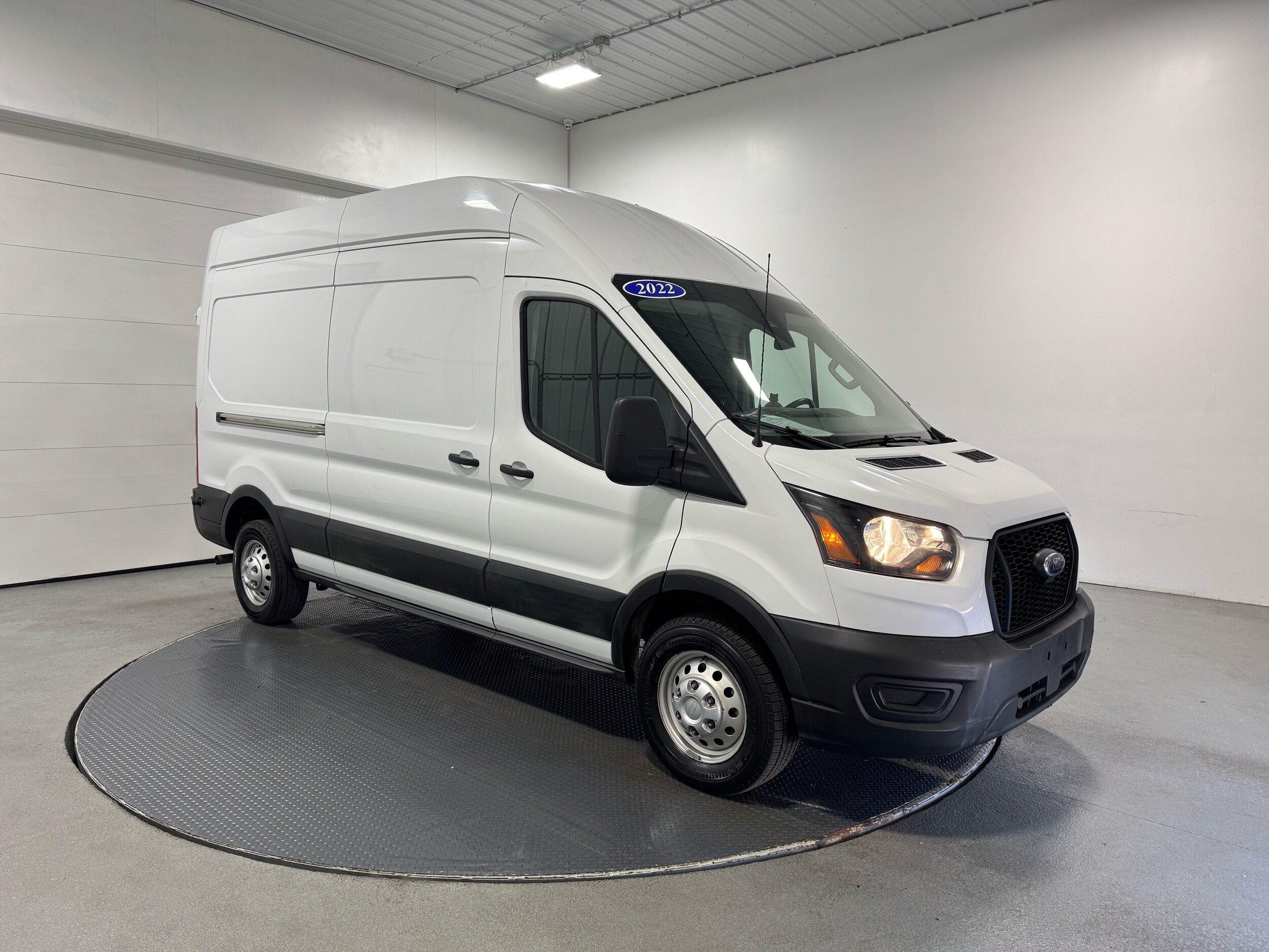 2022 Ford Transit photo 2