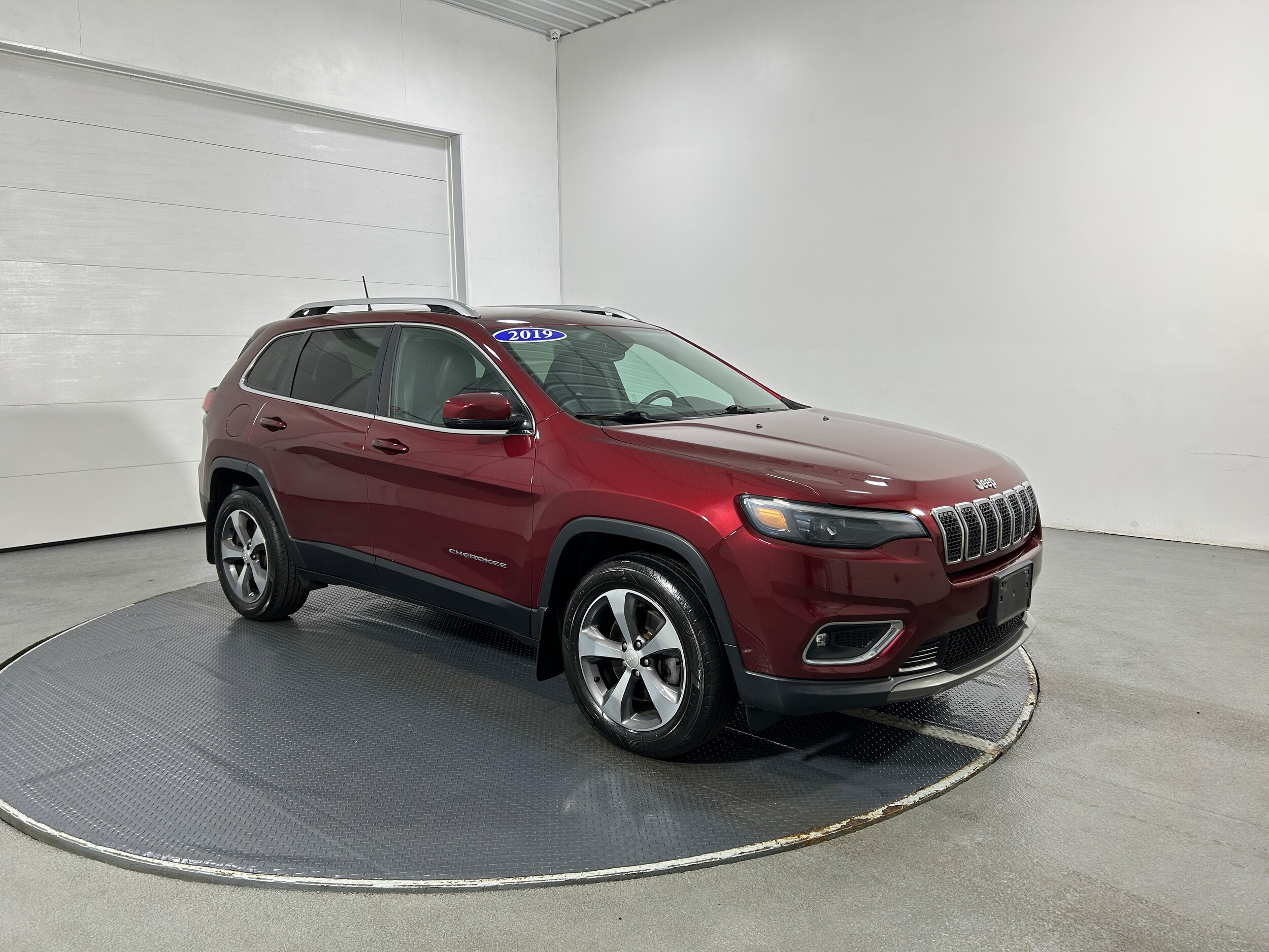 2019 Jeep Cherokee Limited photo 2
