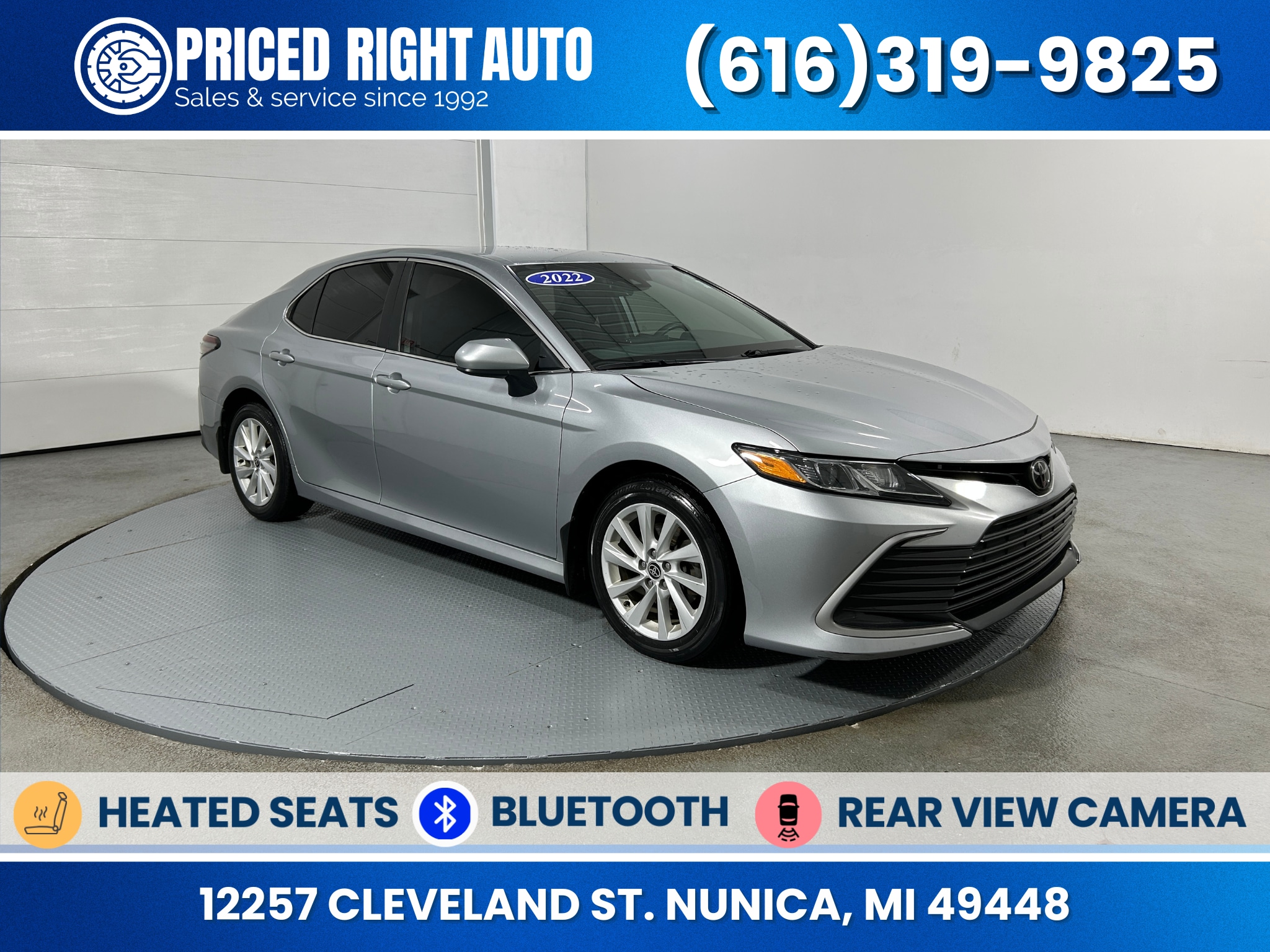 2022 Toyota Camry LE's photo