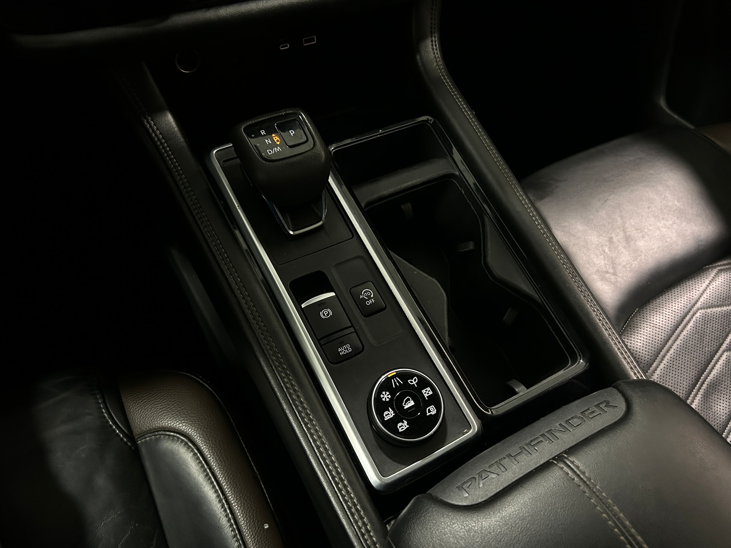 2022 Nissan Pathfinder Platinum - Photo 11