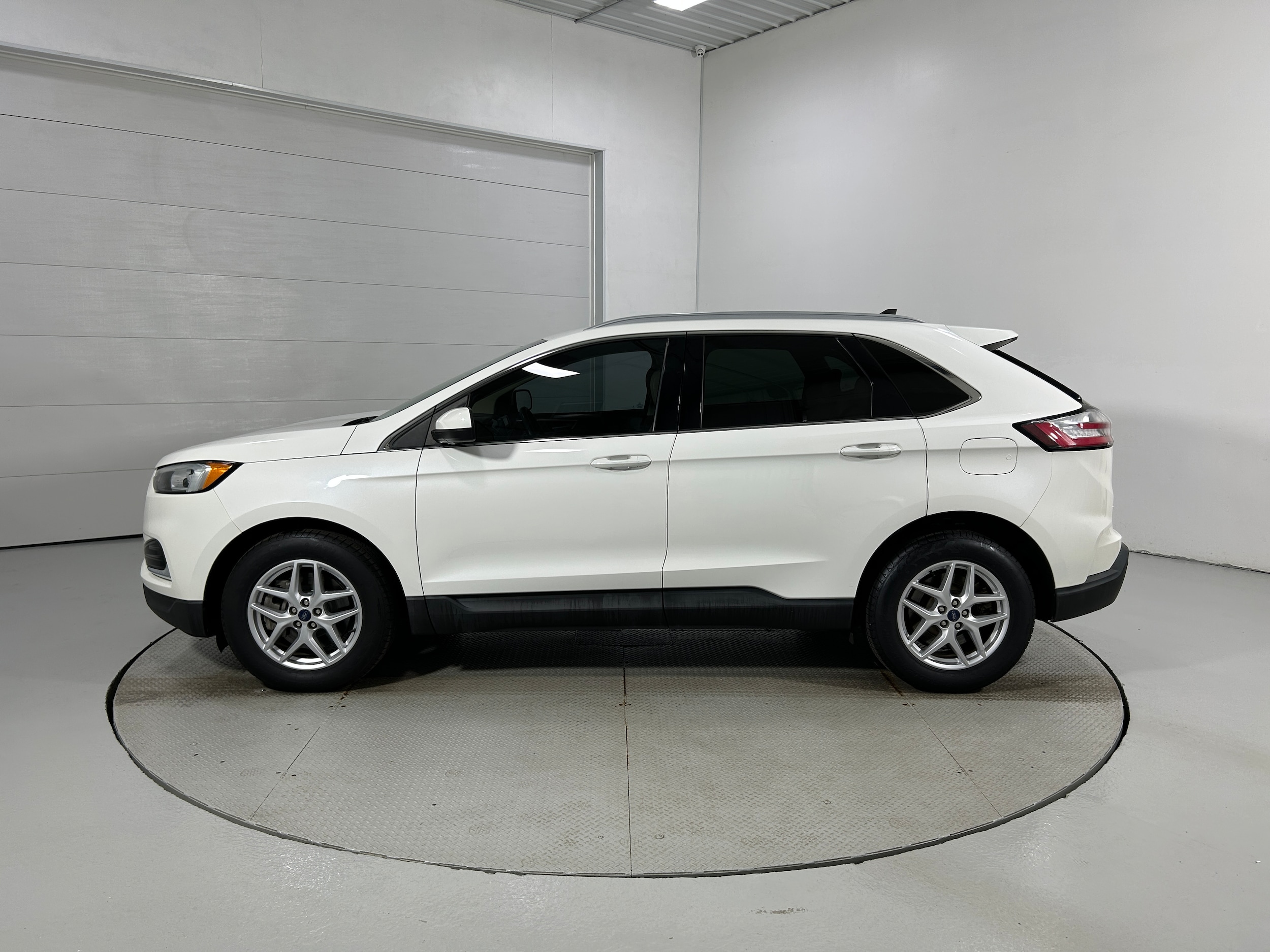 2022 Ford Edge SEL - Photo 21