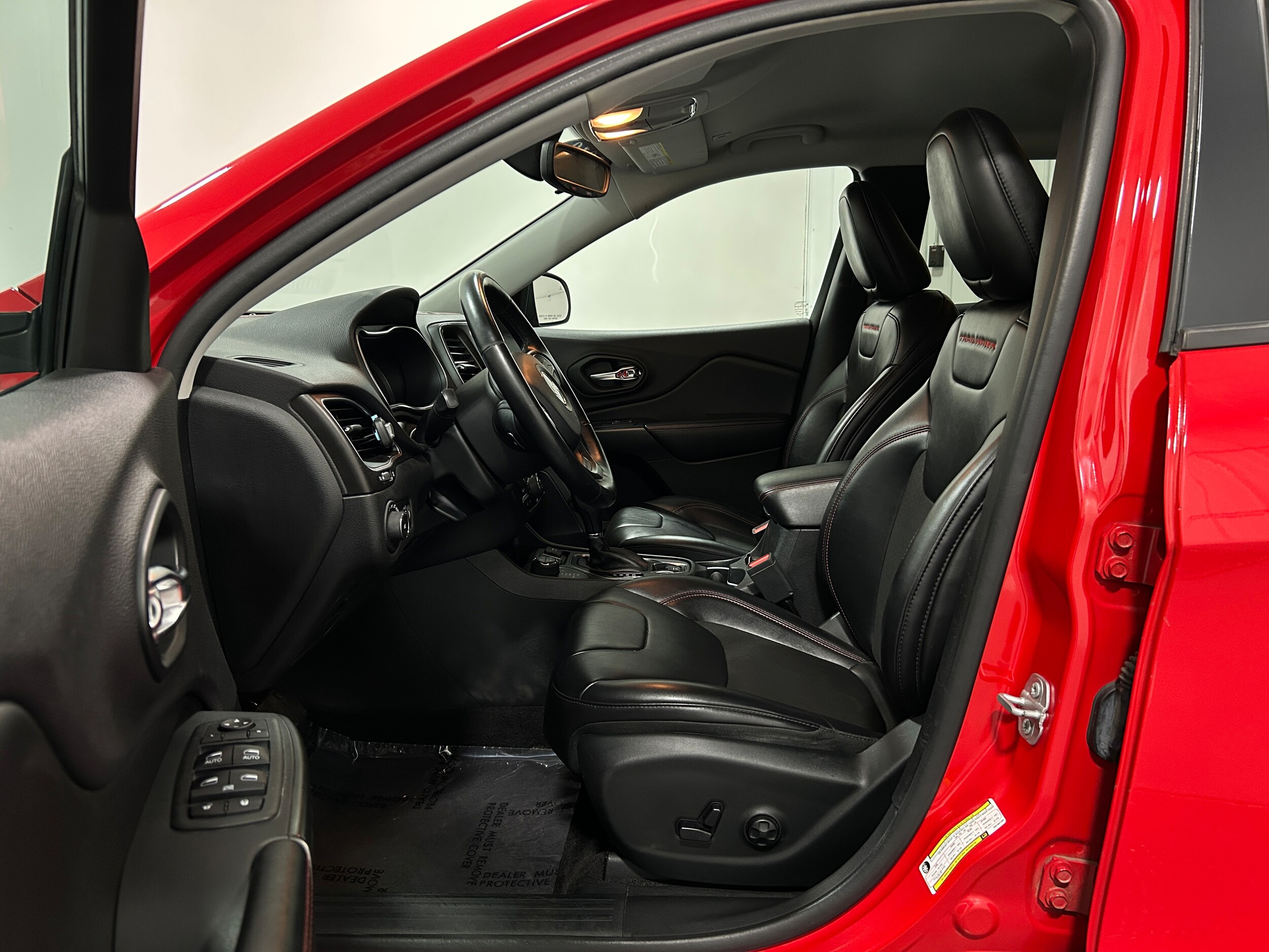 2019 Jeep Cherokee Trailhawk photo 3