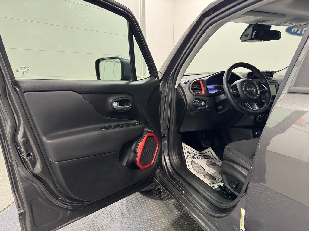 Used 2016 Jeep Renegade Trailhawk SUV