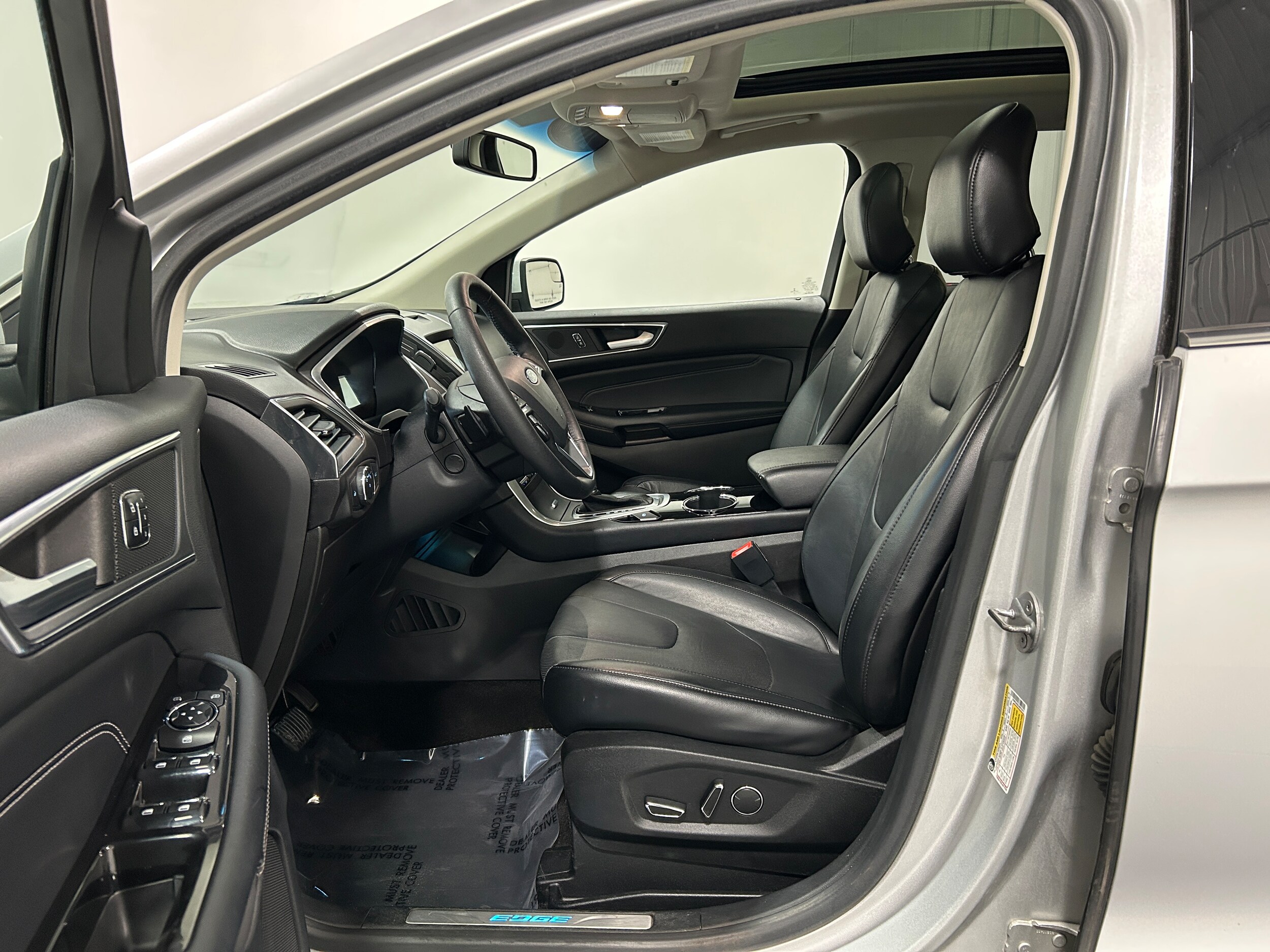 2018 Ford Edge Titanium photo 3