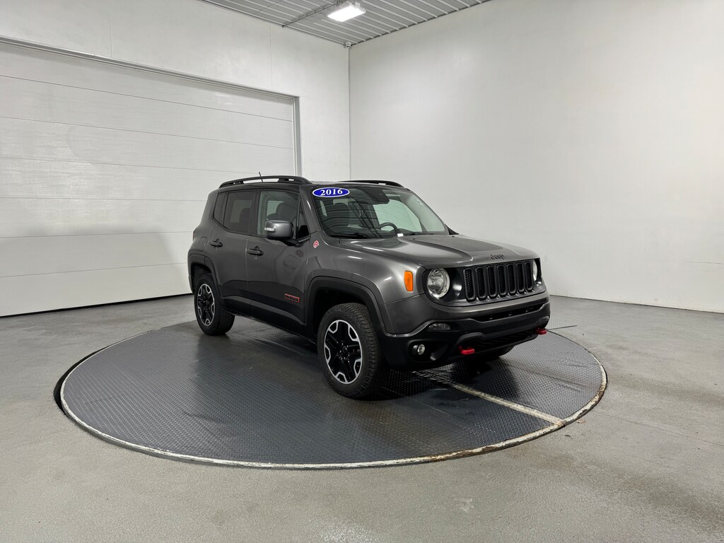 Used 2016 Jeep Renegade Trailhawk SUV