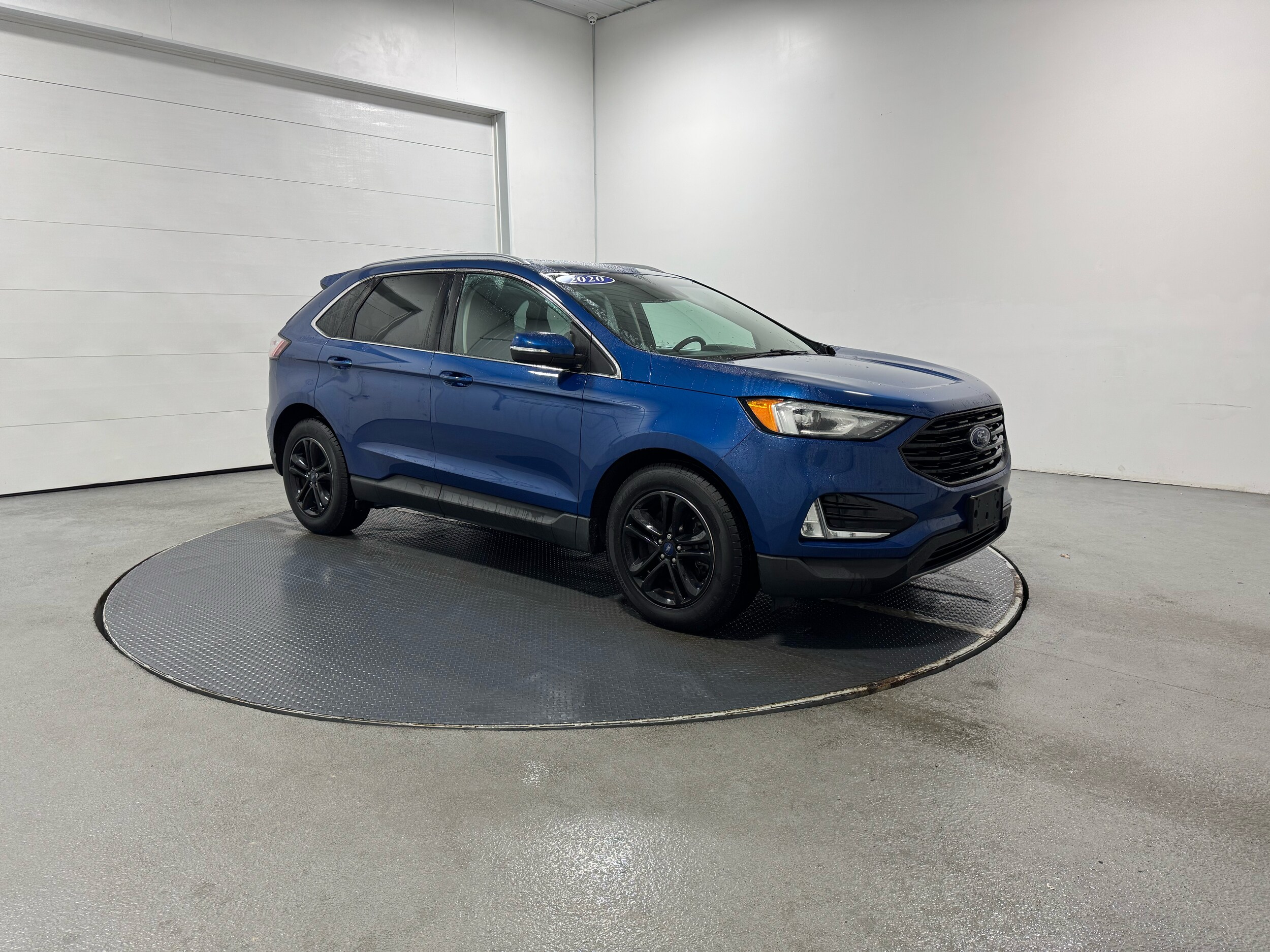 2020 Ford Edge SEL photo 2