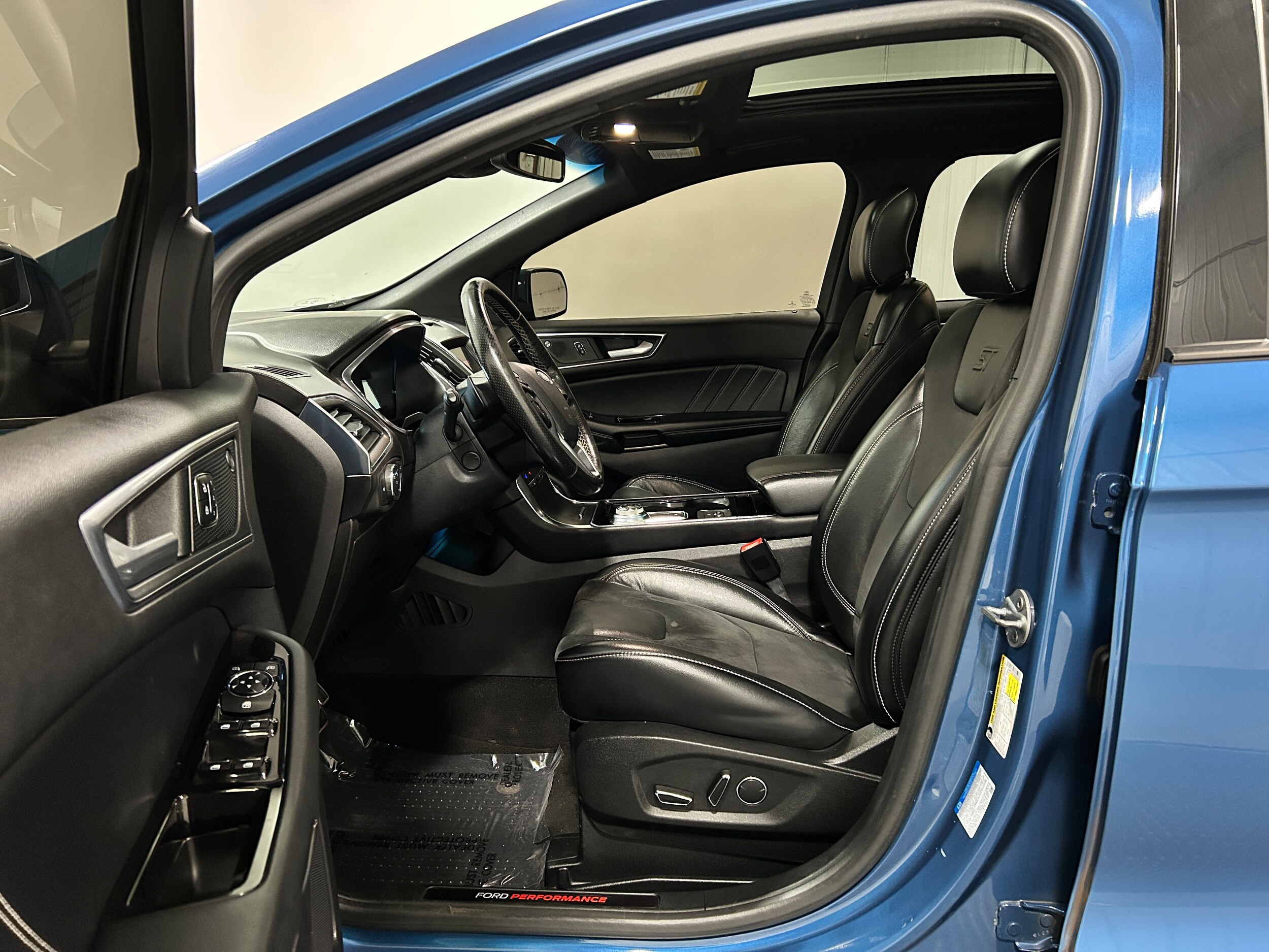 2019 Ford Edge ST photo 2